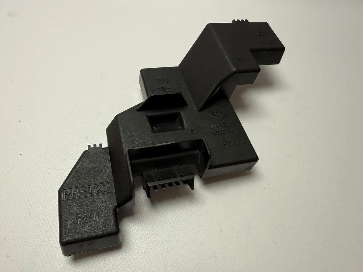 Oryginalny uchwyt lampy tylnej lewej Ford KA 97KG13N004BA