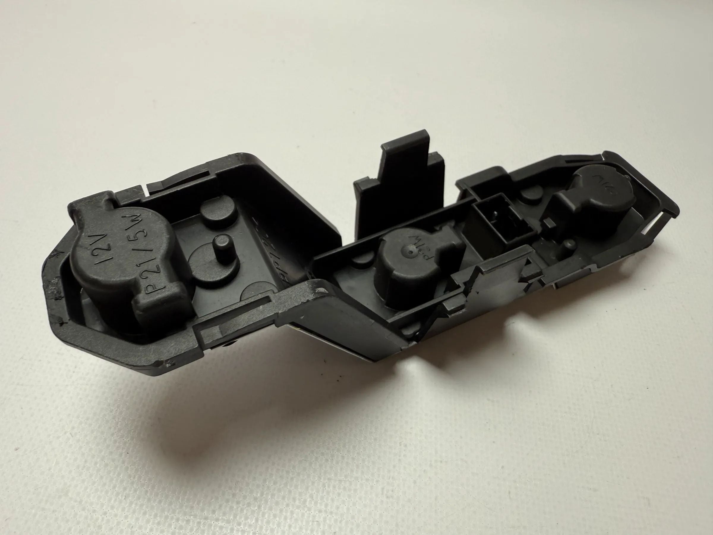 Original NISSAN Micra II K11 Lampenträger Rücklicht Hinten L/R 236 721