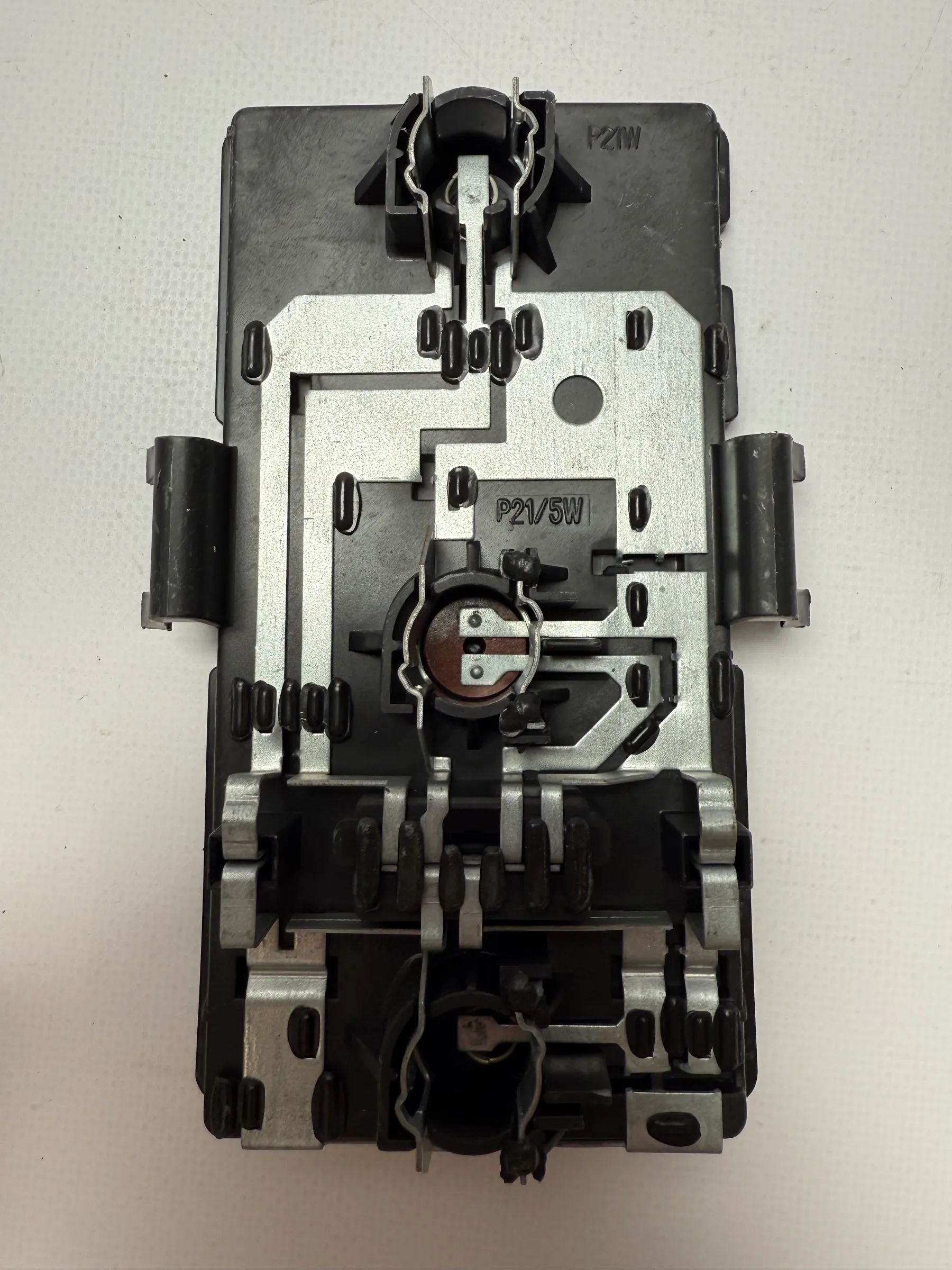 Oryginalny uchwyt lampy tylnej Renault 19 Phase II/III Cabrio (D53/853) 141339