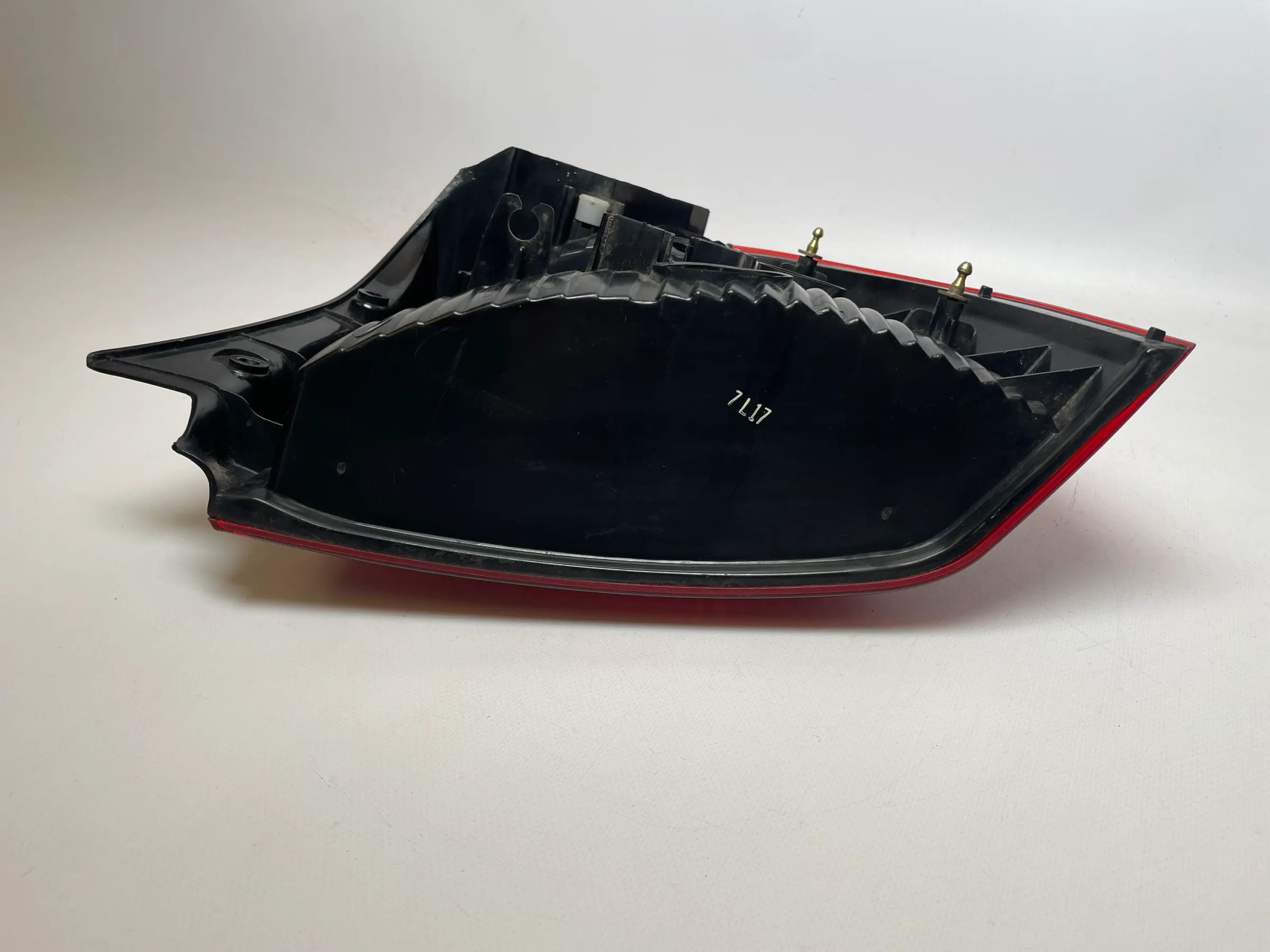 Original Kia Shuma (FB) Rückleuchte Rechts Hinten OK2B151140