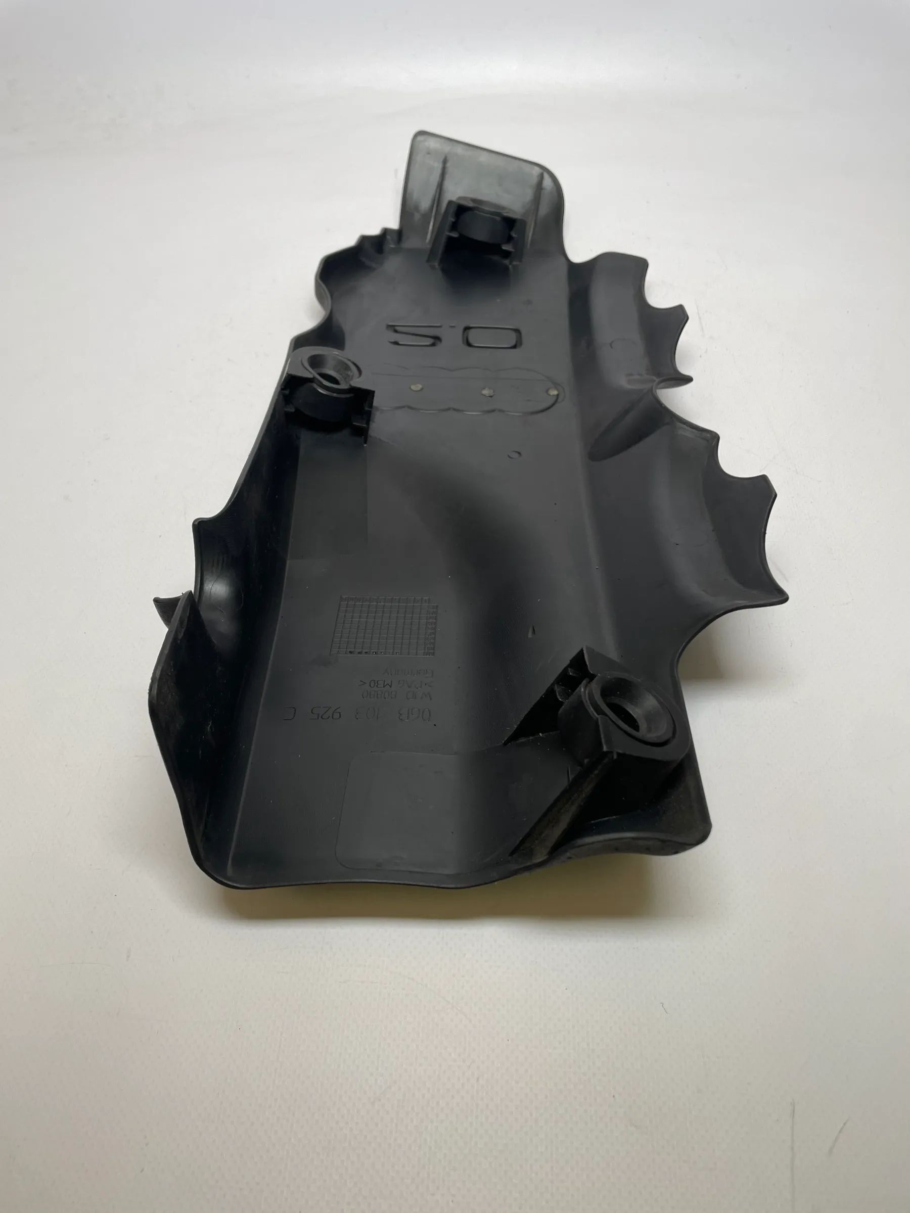 Original Audi A4 (8E2/B6) Motorabdeckung 06B103925C