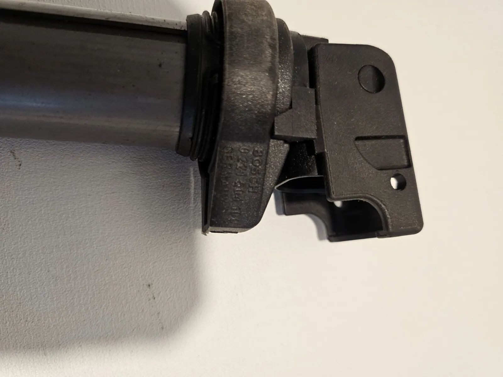 Original BMW 320i Bosch ignition coil 0221504100