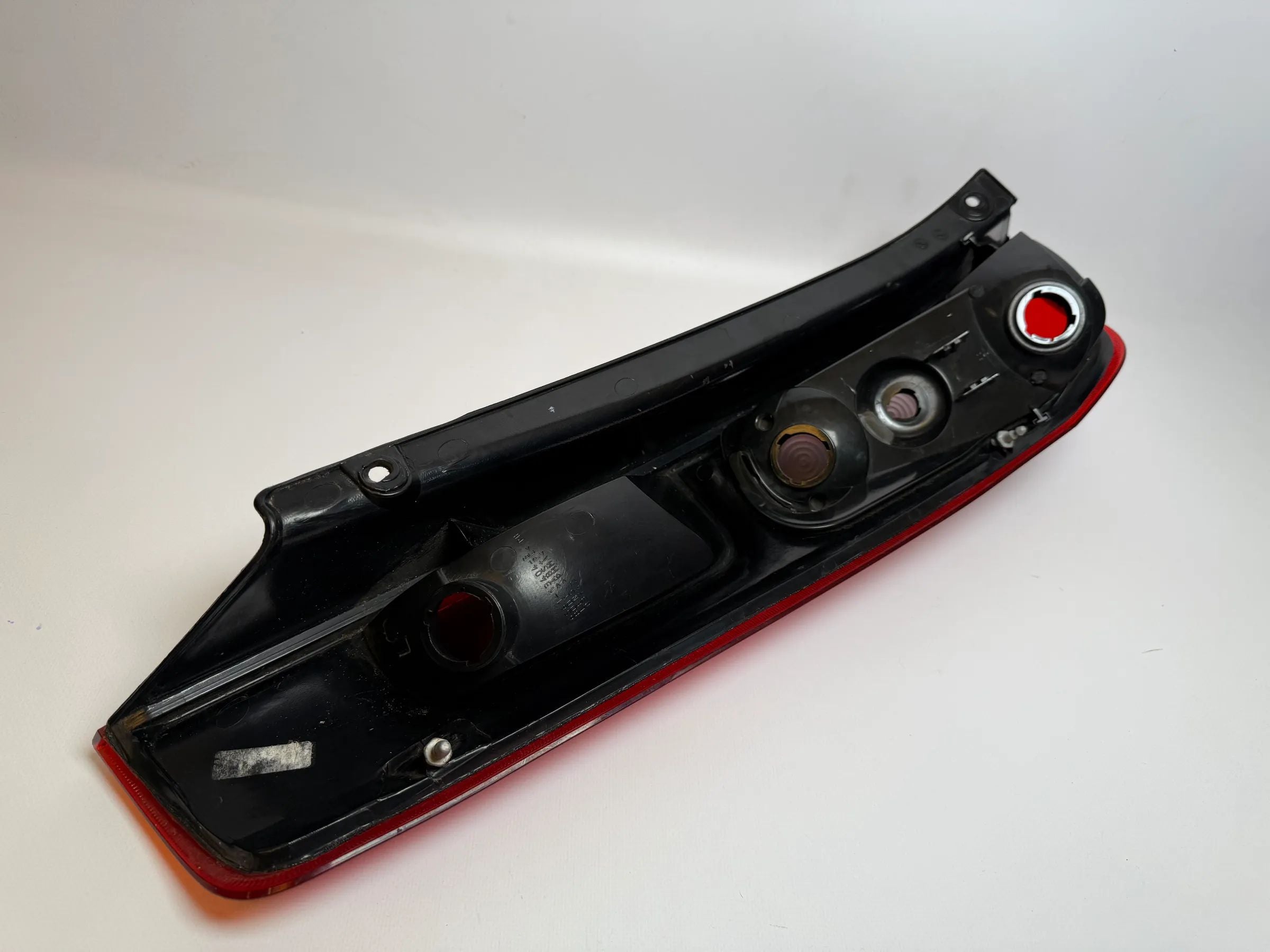 Oryginalna prawa tylna lampa Ford Fiesta V 5 (JD, JH) 6S61-13404-B