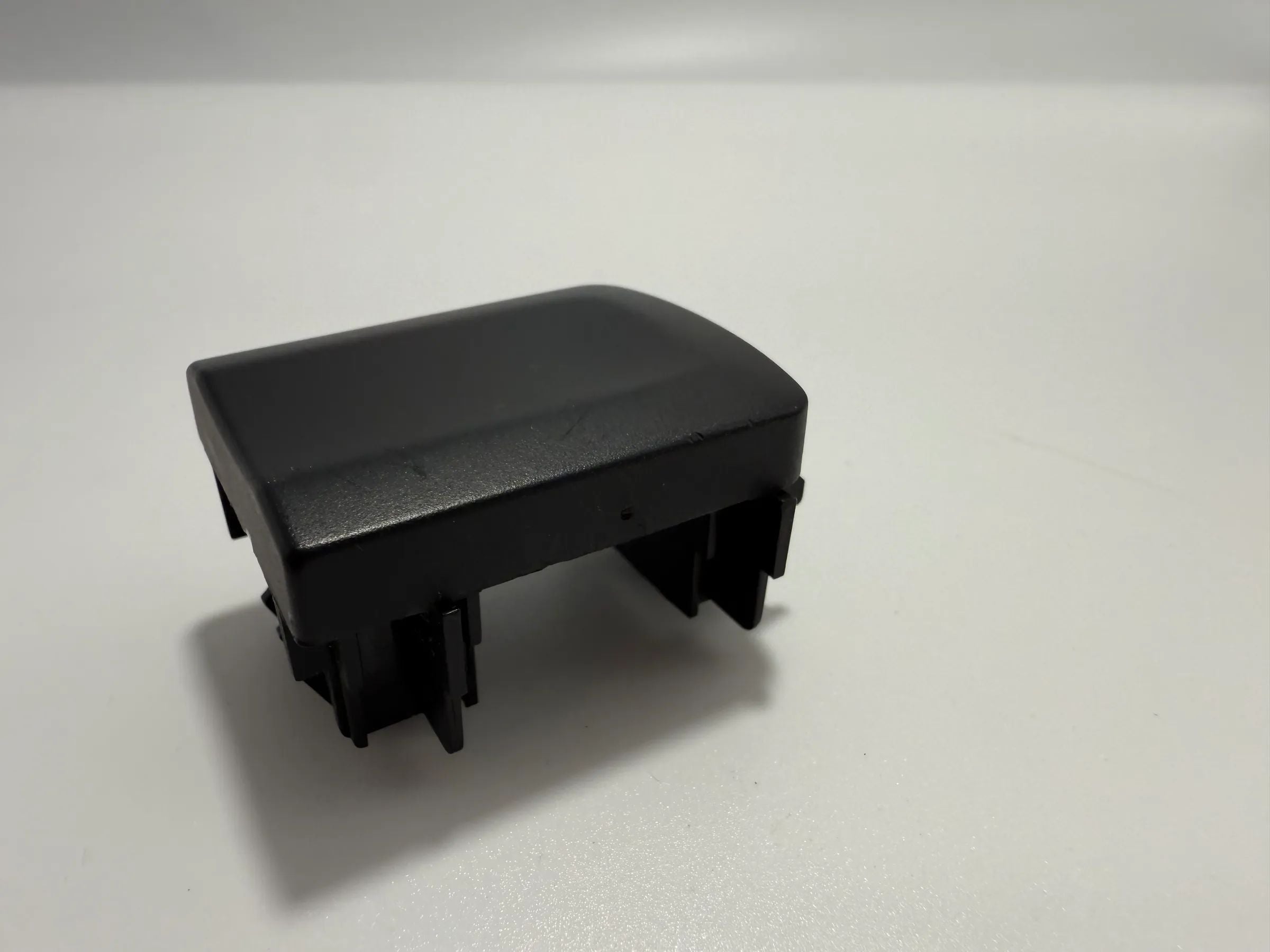 Oryginalna Audi A3 8L Ramka Przełącznika Przycisku Zakrywkowego Dummy 8L0941515A