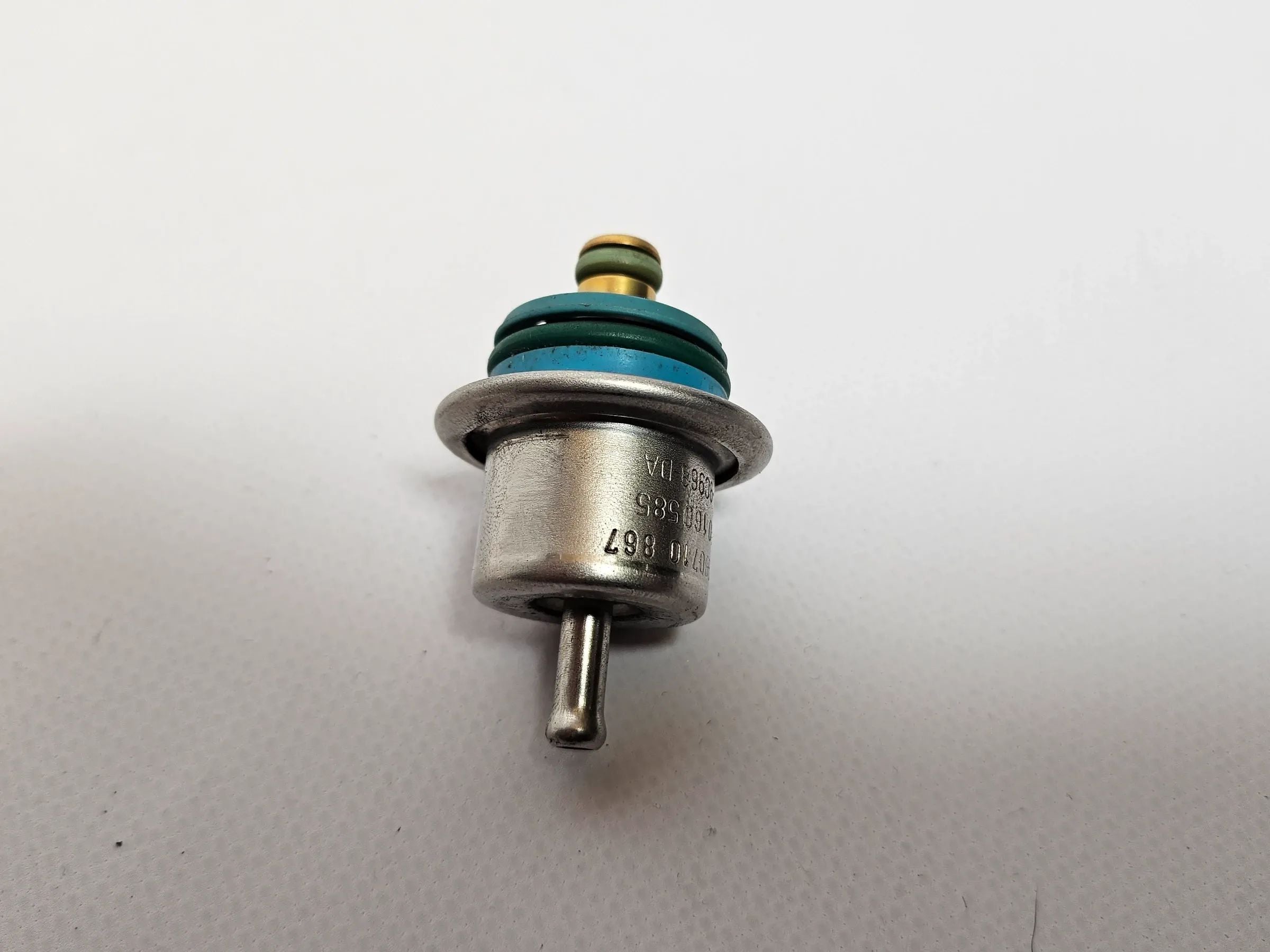 Ford Fiesta 4 KA RBT 1.3i fuel pressure regulator pressure regulator 0280160585 96MF9C968DA 