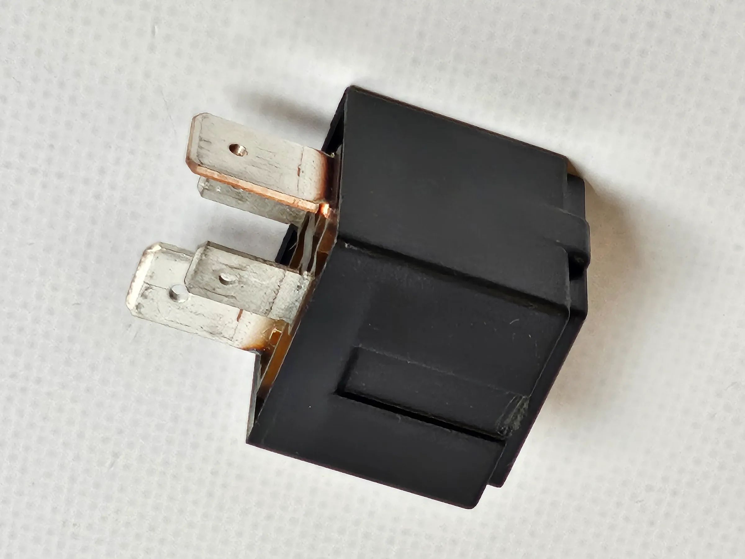 Original  Fiat Punto 199  Lancia Alfa Romeo Relais Arbeitsstrom 46520429