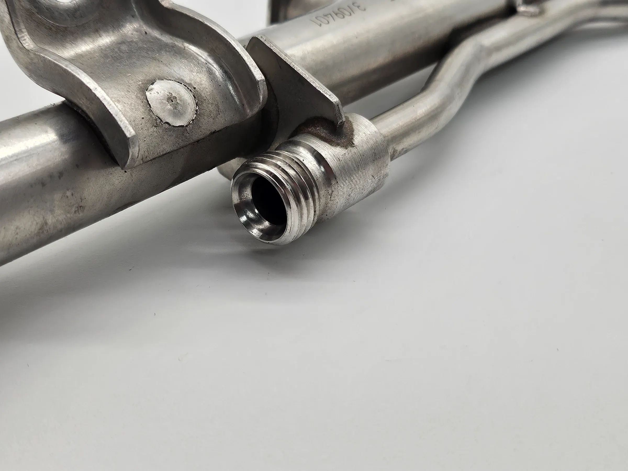 อะไหล่แท้ Mercedes W203 C200 Kompressor รางหัวฉีด A1110703095
