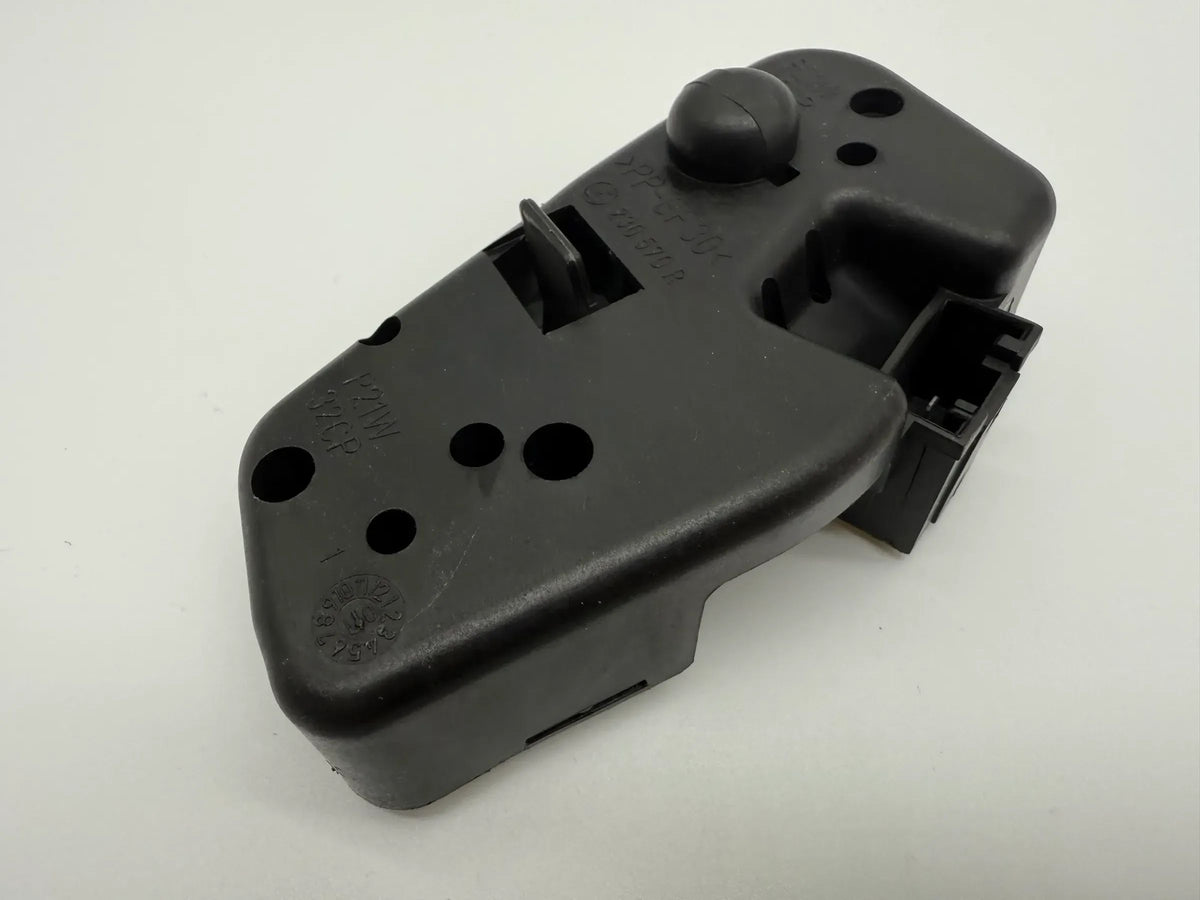 Оригинальный правый кронштейн заднего фонаря BMW E46 230570R / 230572R