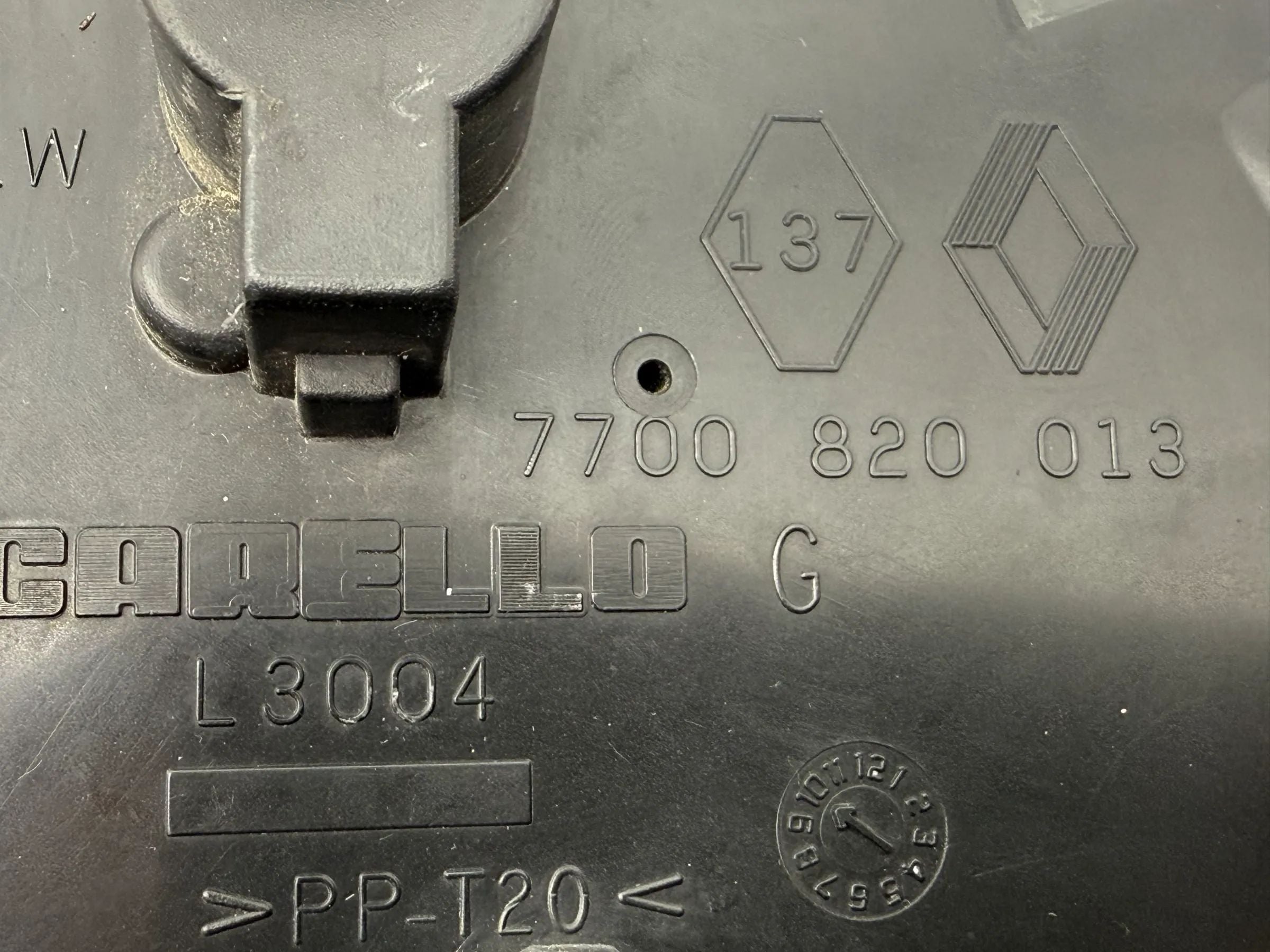 Original Renault Twingo I (C06) rear light left Carello 7700820013 