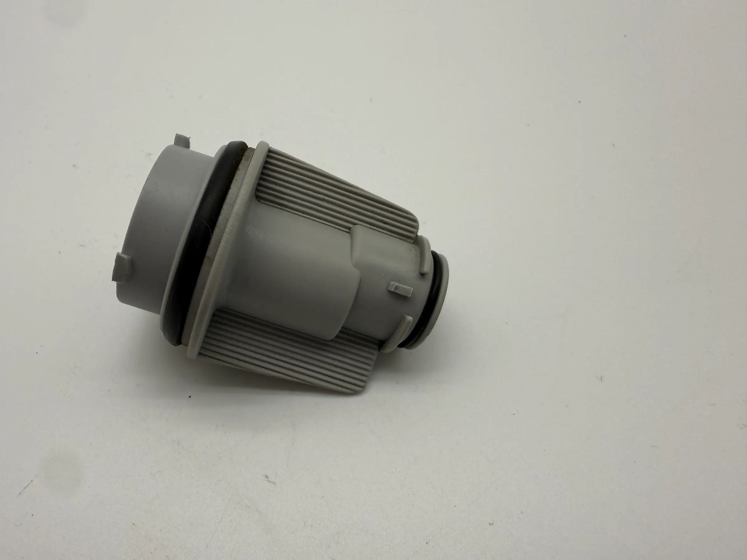 Oryginalny VW Passat B5 (3B2/3B5) uchwyt lampy kierunkowskazu R/L 441-1523