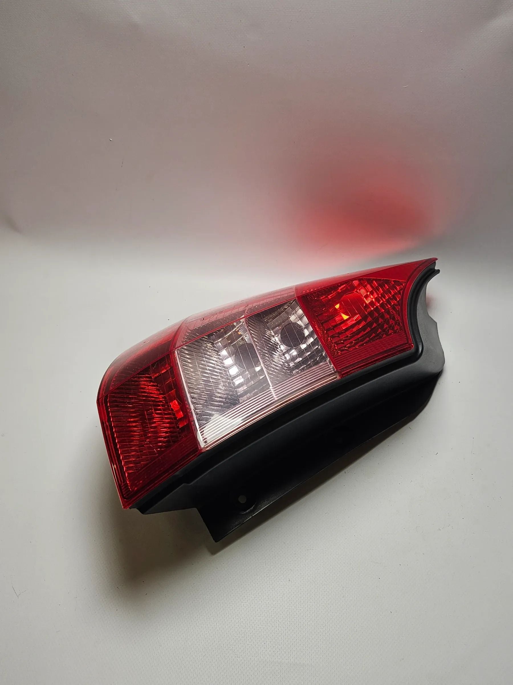 Oryginalna lewa lampa tylna Renault Scenic 2 JM 8200127704
