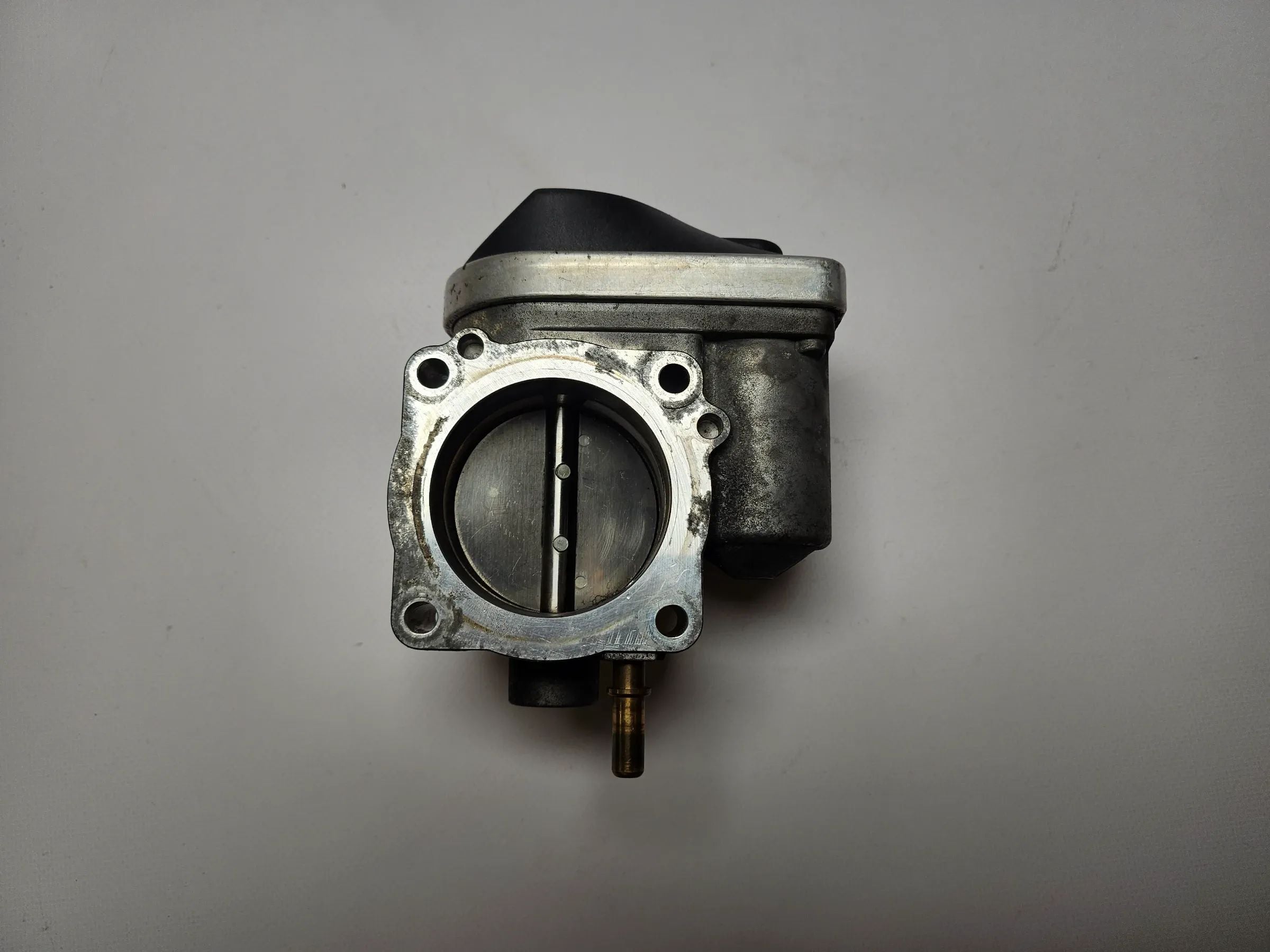 Original Renault Megane III 08-12 1.6 81KW throttle body K4M858 8200190230 