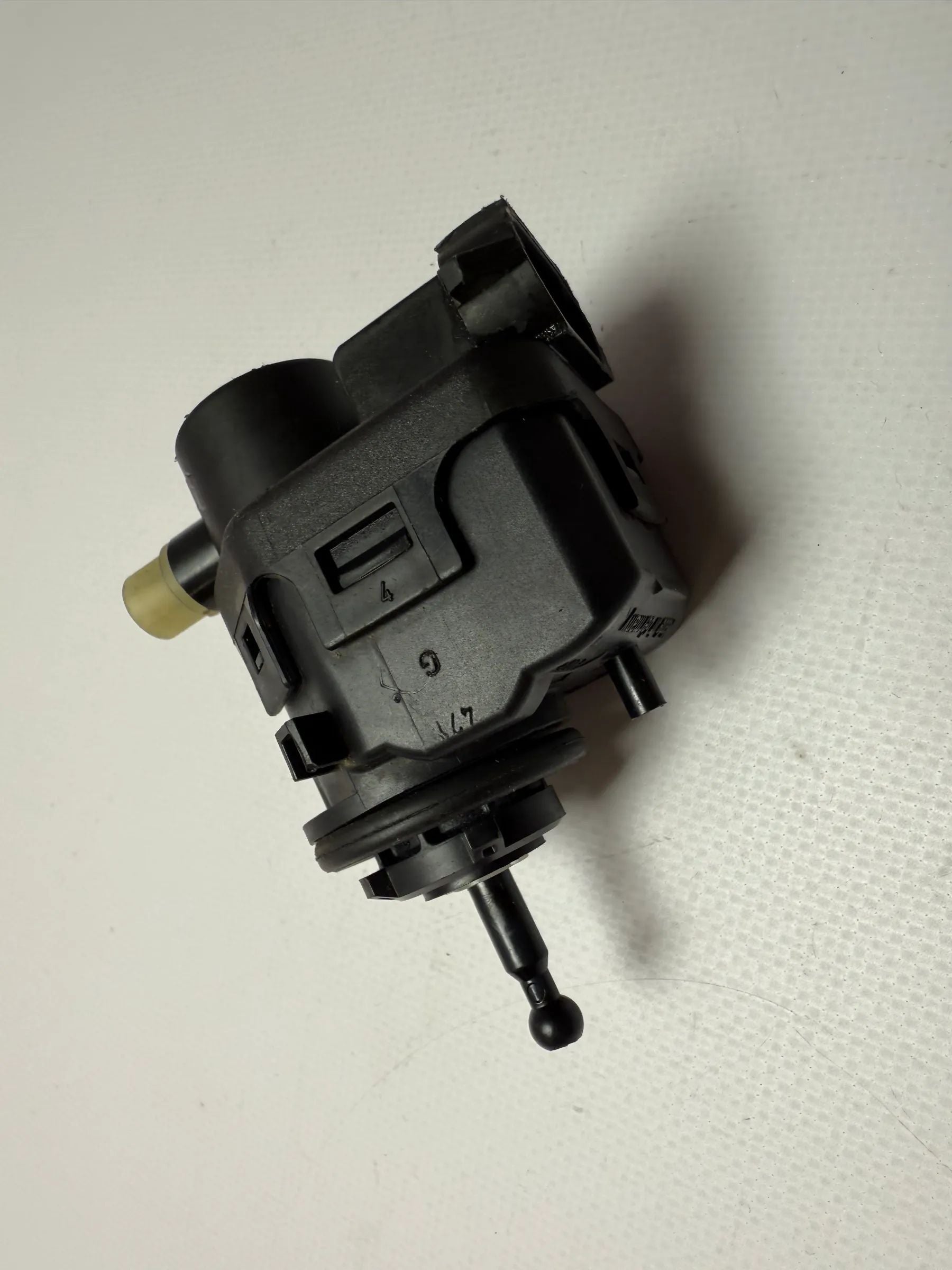 Original Opel Nissan Renault Regulador de Alcance do Farol LWR Hella 7700420737