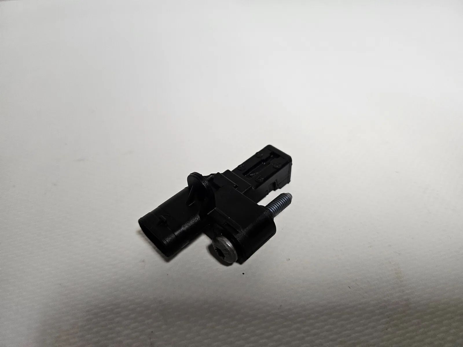 純正BMW 1シリーズ F20 F21 F30 F31 14i 16i 18i N13B16A クランクセンサー 7561753