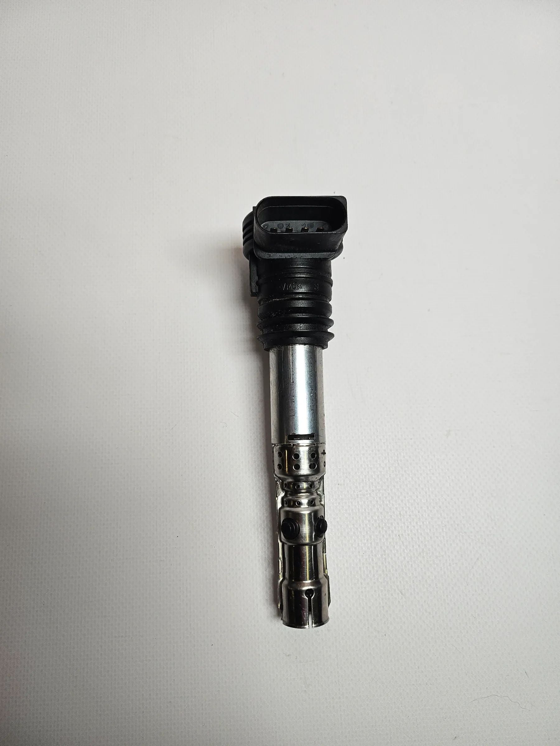 Oryginalna cewka zapłonowa VW PASSAT B5+ 3BG 2002 1,8 Benzyna 06A905115D