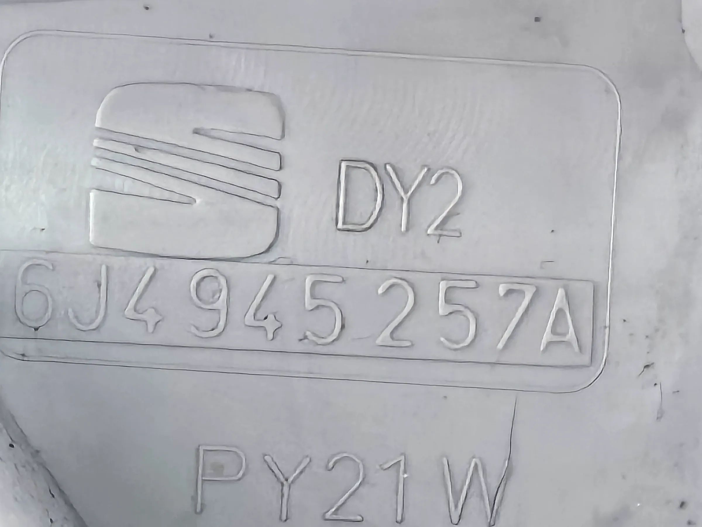 อะไหล่แท้ Seat Ibiza IV (6J,6P) ขายึดไฟท้ายซ้าย 6J4945257A
