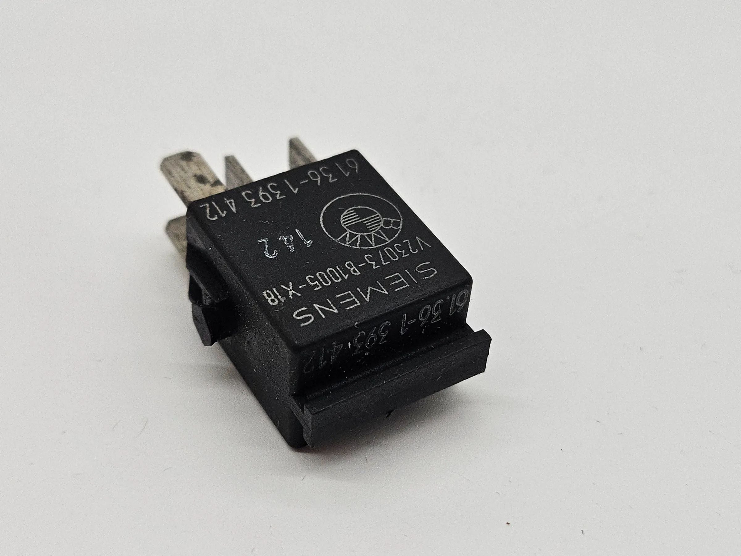 Oryginalny BMW 5 (E34) 520I 24V Przekaźnik Schließer 1393412