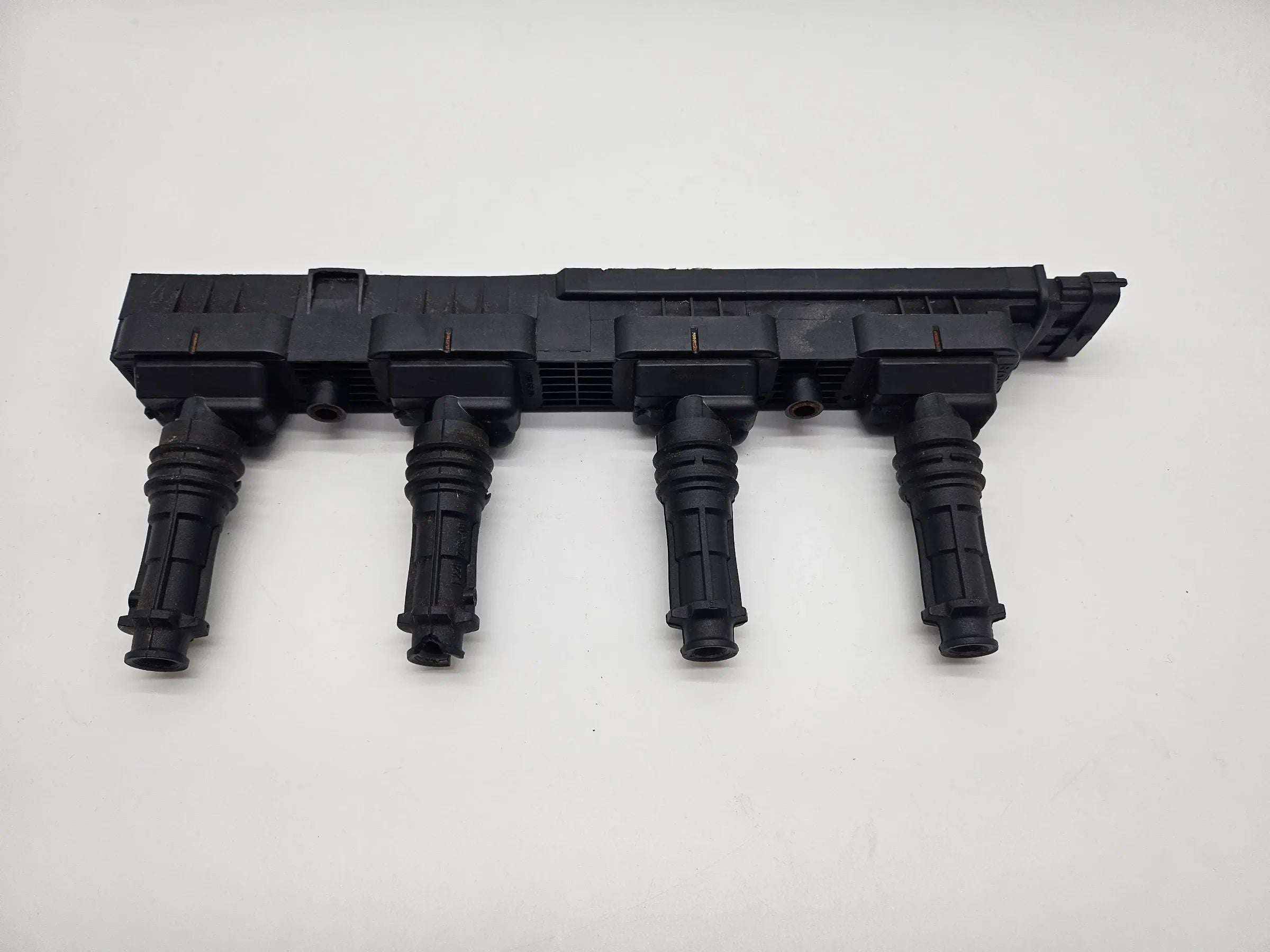 ORIG. Bosch Opel Cewka Zapłonowa 6-Polowa 1.2 1.4 ASTRA G H AGILA CORSA C 022150347