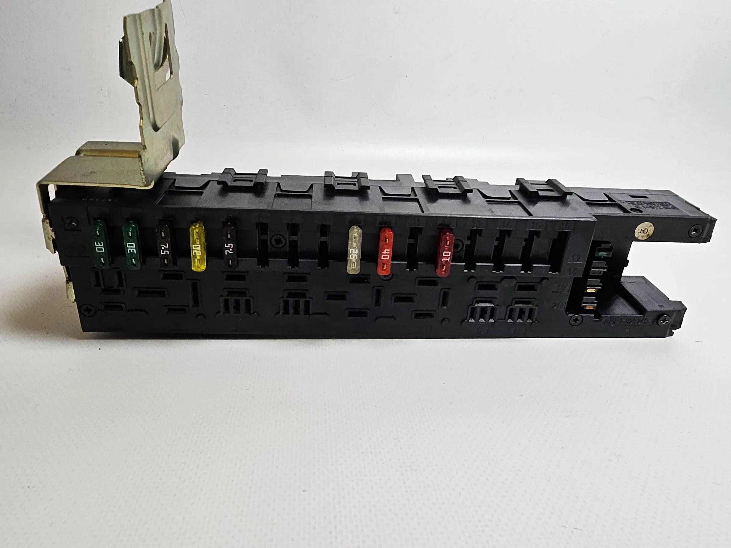 MERCEDES BENZ C-KLASSE W203 C180 Sicherungskasten SAM Modul 2035450701 HELLA