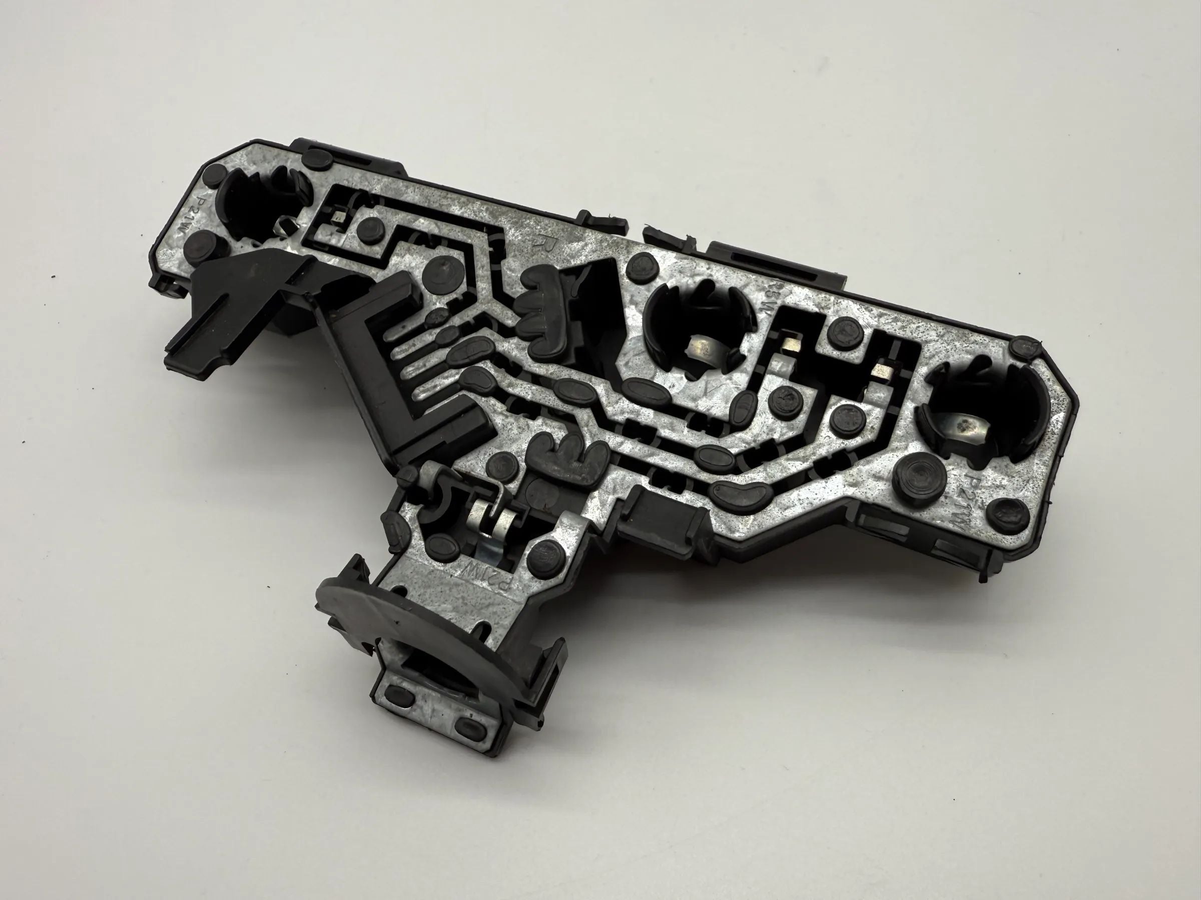 Oryginalny uchwyt lampy tylnej VW Polo 6N/6KV prawy 6N0 945 258 / 962 566