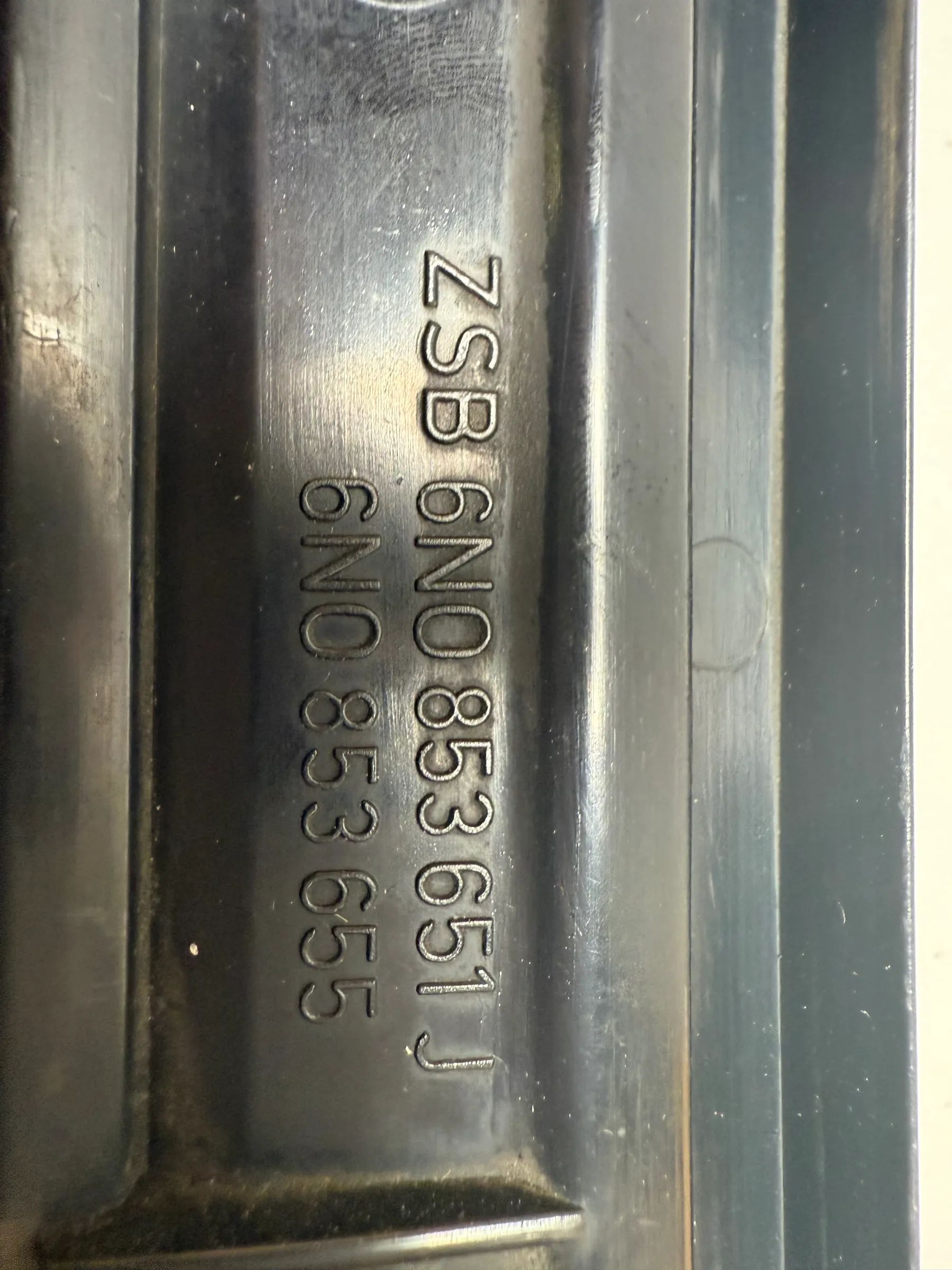 Calandre Grille Avant 99 - 01 VW 6 N/6 KV Polo