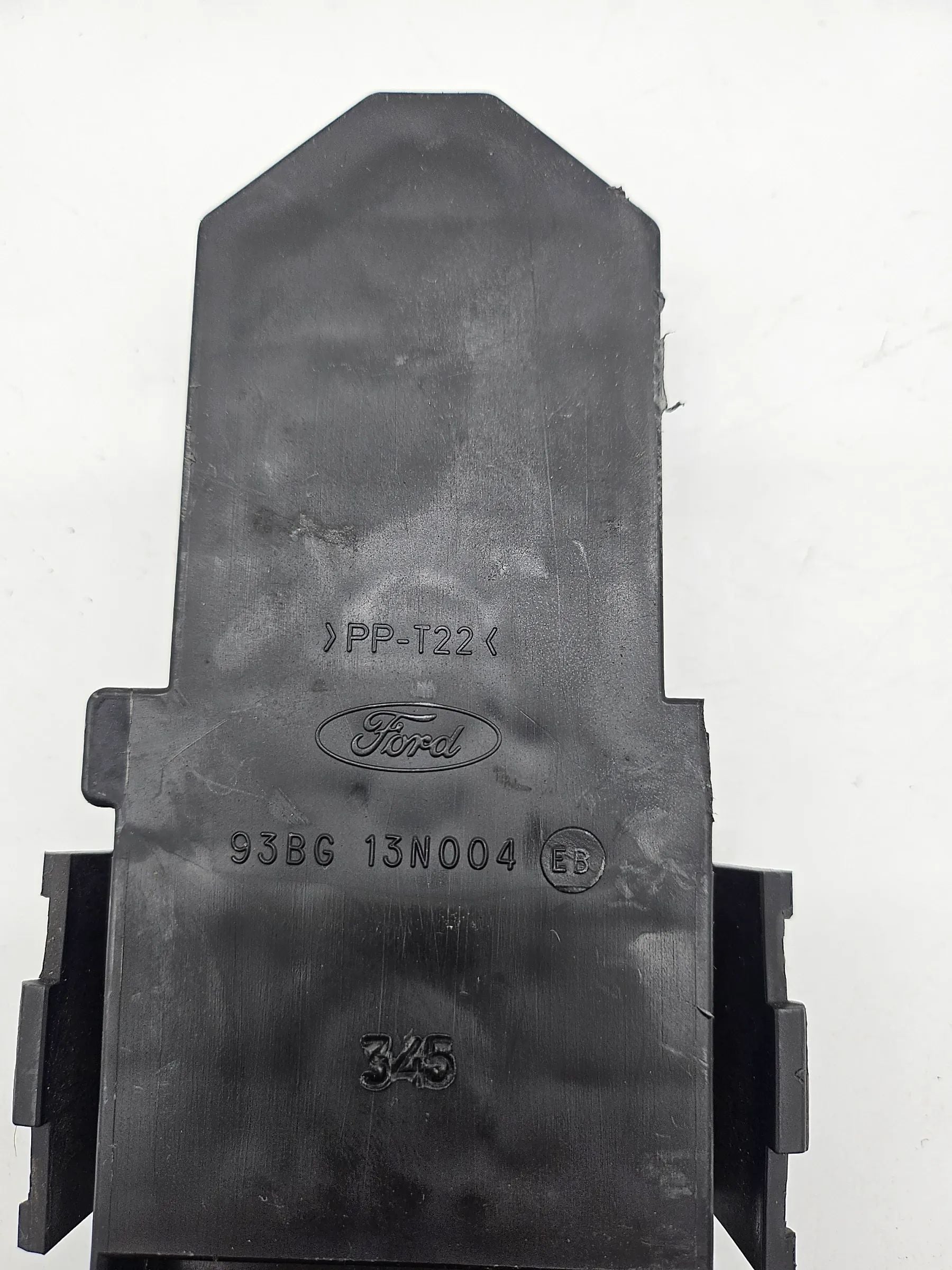 Ford Mondeo I II rear light rear light right 93BG13N004EB lamp holder