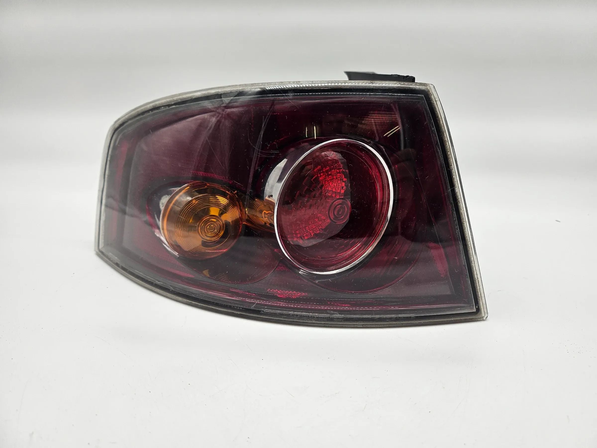 Luz trasera trasera exterior izquierda Seat Ibiza 6L 6L6945095E 6L6945111D