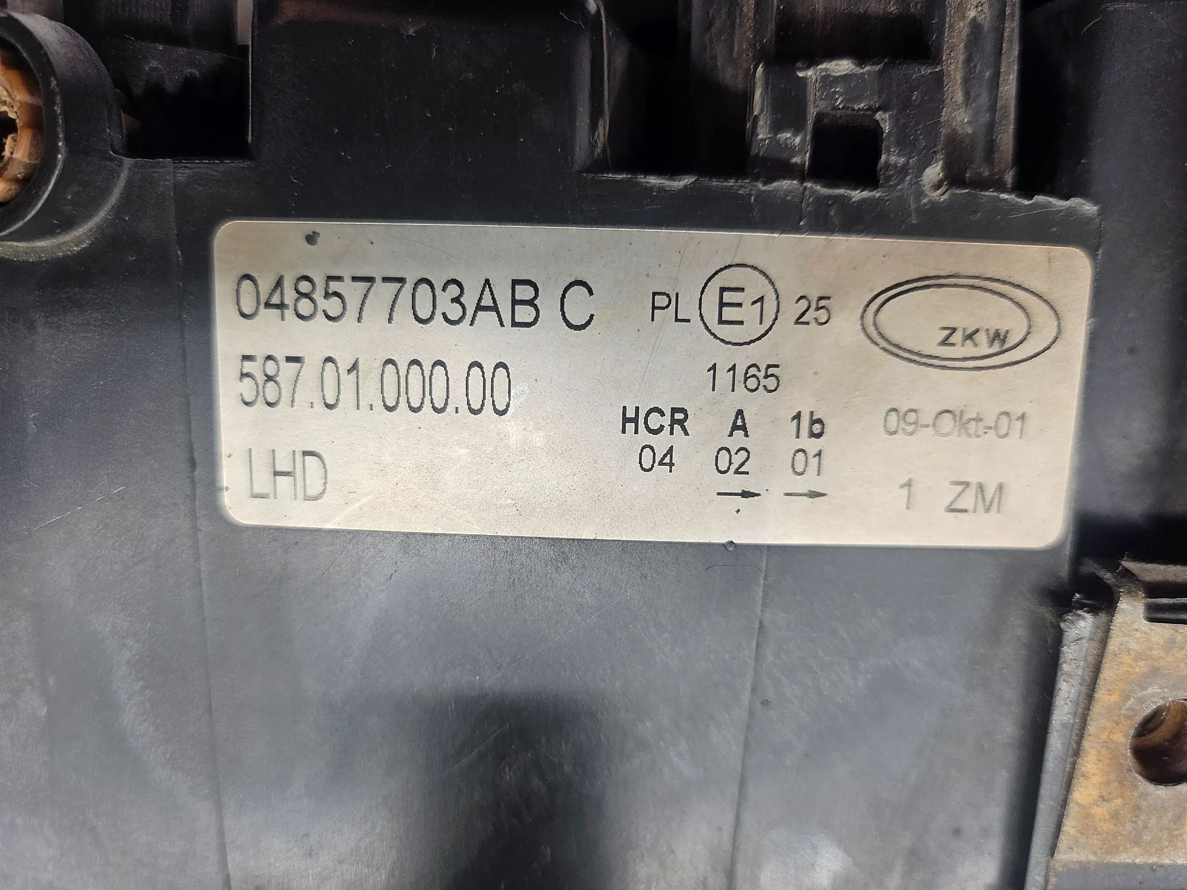 Phare avant gauche Chrysler Voyager IV (2000-2005) 04857703AB F