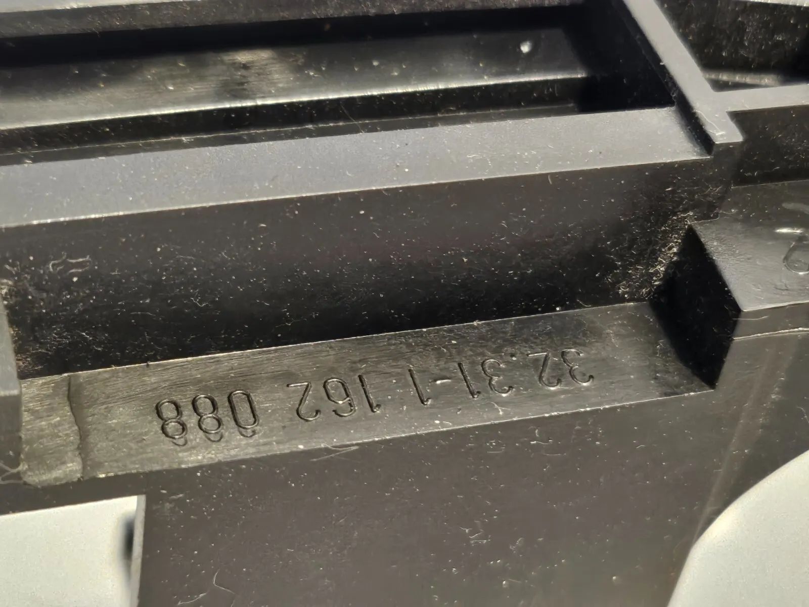 อะไหล่แท้ BMW E31 E34 E38 E39 E36 Z3 ขายึดสวิตช์คอลัมน์พวงมาลัย 1162088