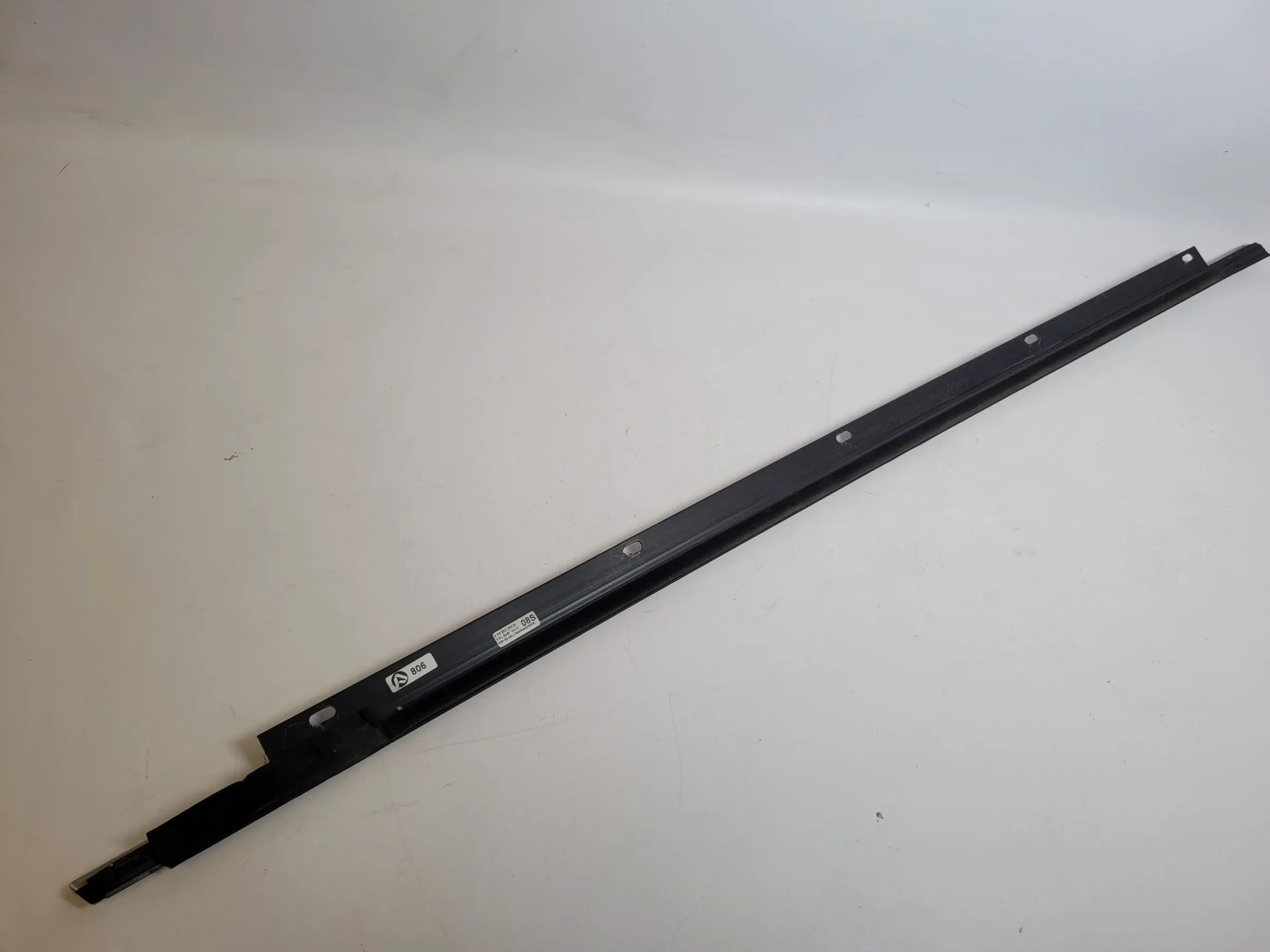 Original Audi A4 (8E/B6/B7) S-Line Dichtung Fensterleiste Links 8E0853283B