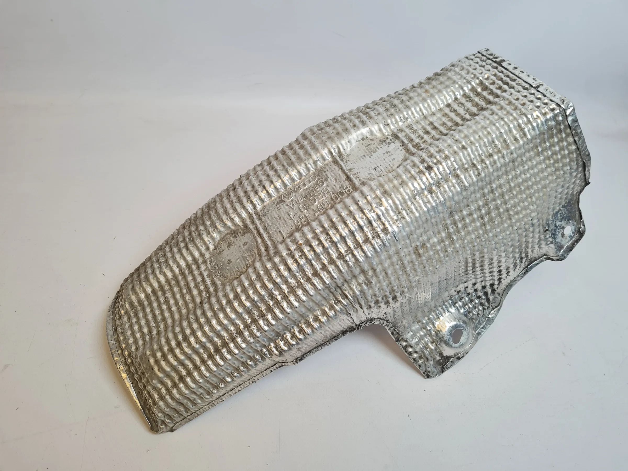 Original Audi A6 (4B2/4B4) Hitzeschutzblech Mittelstück Auspuff 8D0804159J