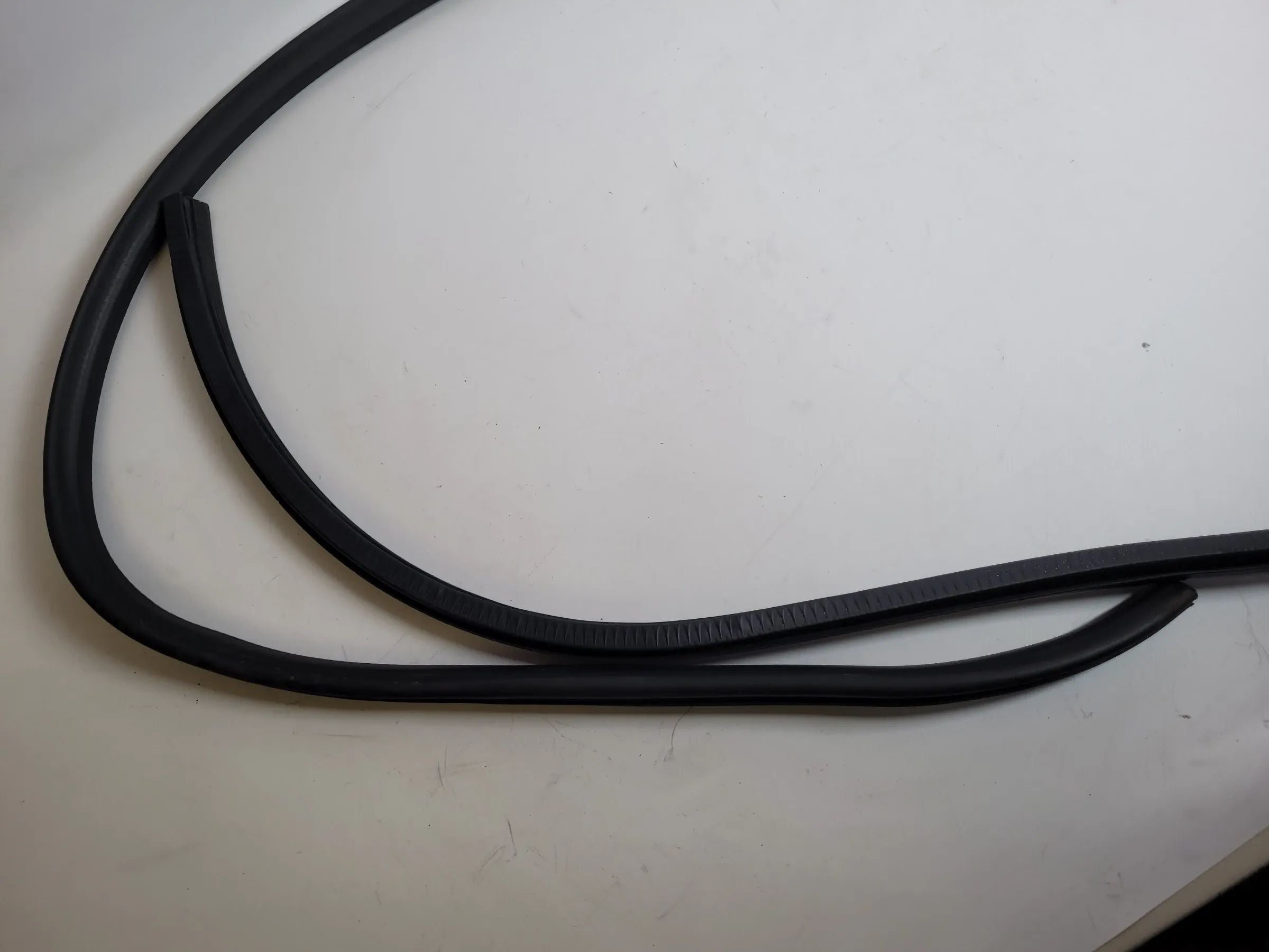 Original Audi A6 (4B2/4B4) Türdichtung Dichtung Gummi Links Vorne 4B0831721