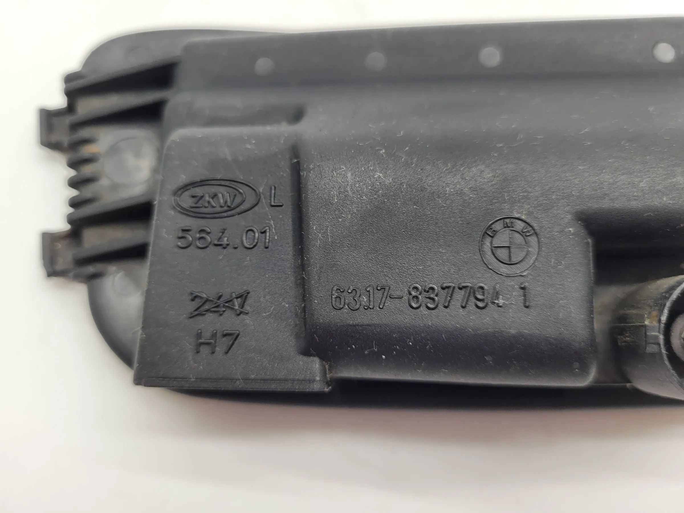 Original BMW 5er (E39) Nebelscheinwerfer Kappe Deckel Links 63.17-8377941