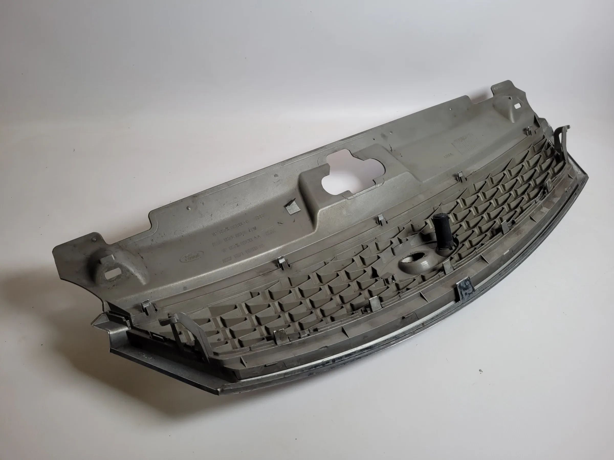 Original Ford Mondeo 3 III BWY/B4Y/B5Y Kühlergrill 6S7X-8A133-BA