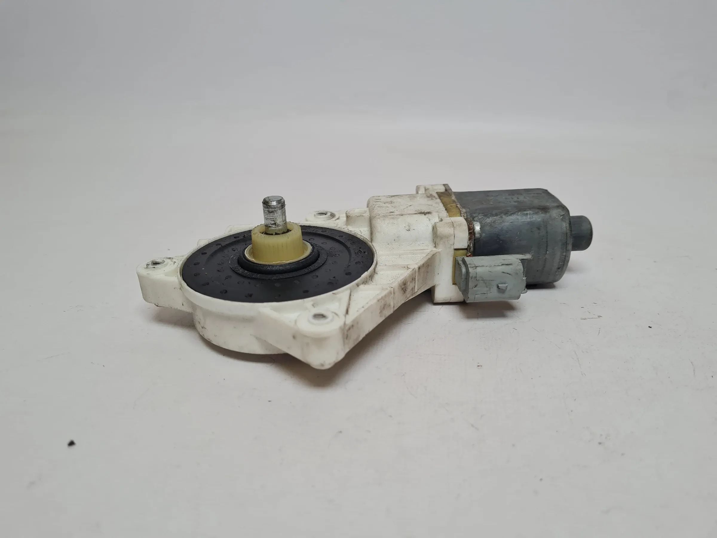 Original Nissan Micra III 3 (K12) Fensterhebermotor Rechts Vorne 0130822203