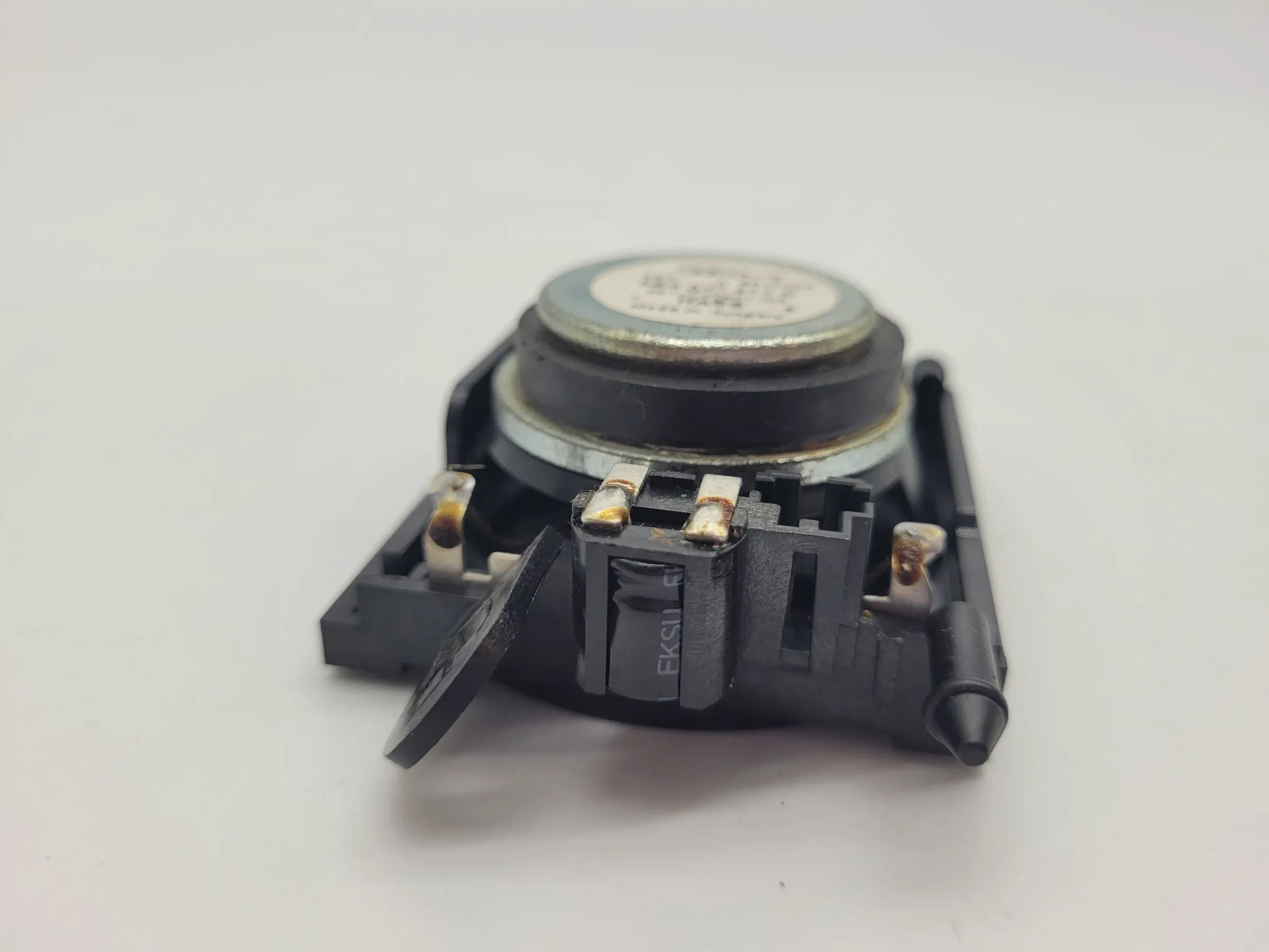 Original Audi A4 (8E/B6/B7) Lautsprecher Armaturenbrett 8E0035411C