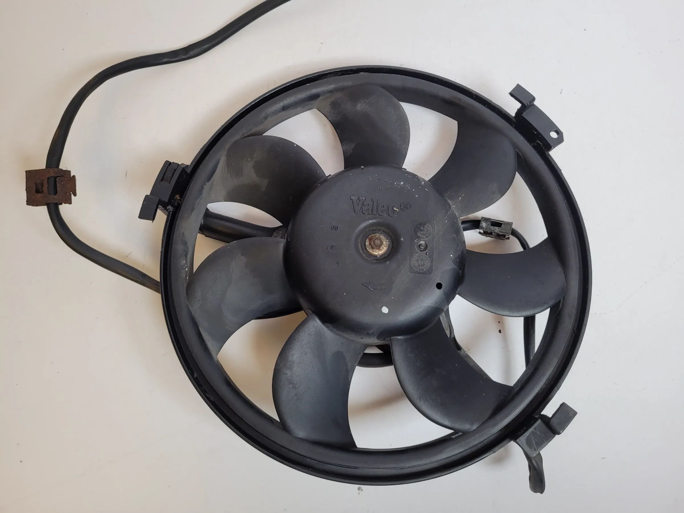 Original Audi A6 (4B2/4B4) Kühlerlüfter Motor Kühler Valeo 849354