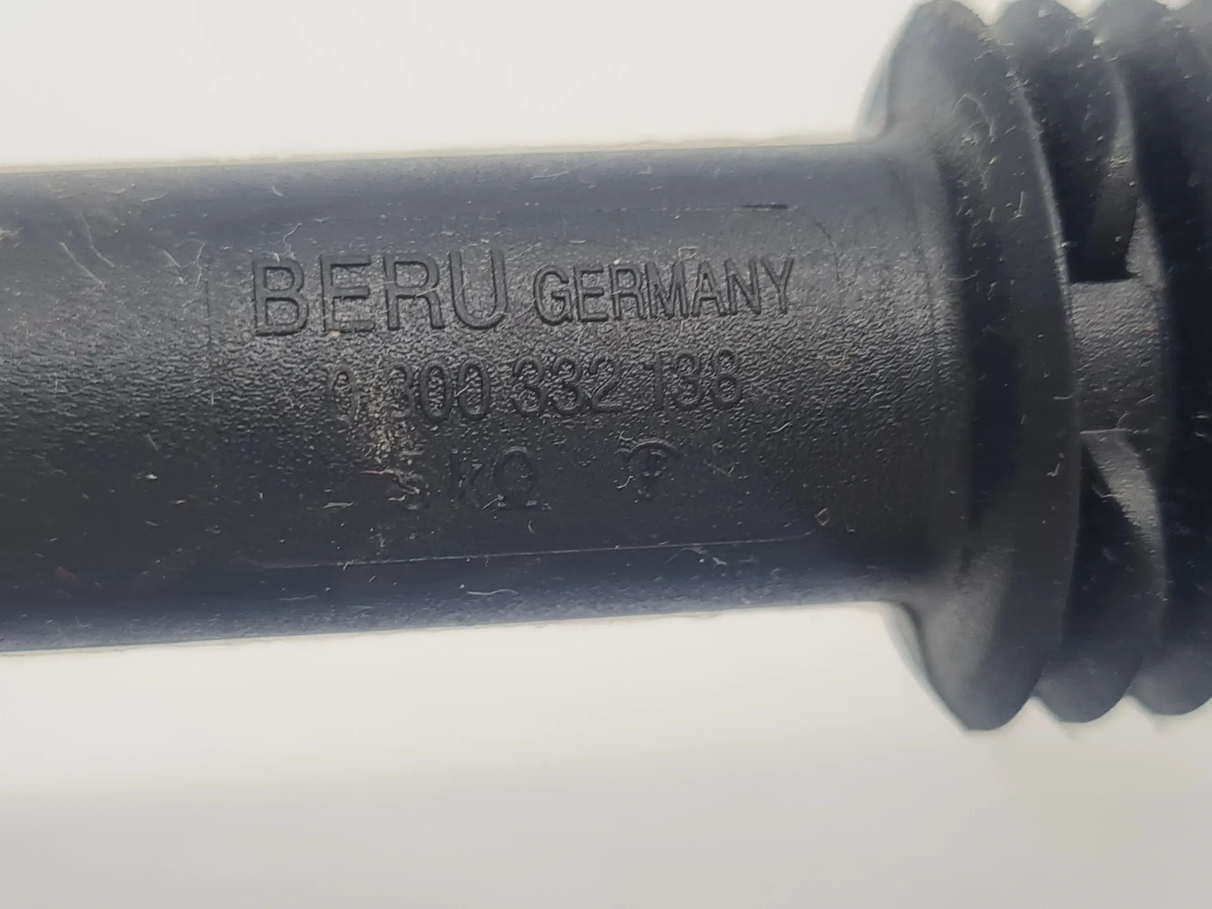 Original Audi A6 (4B2/4B4) 2.4 V6 121KW AGA Set Zündkabel (x6) 06A035255A