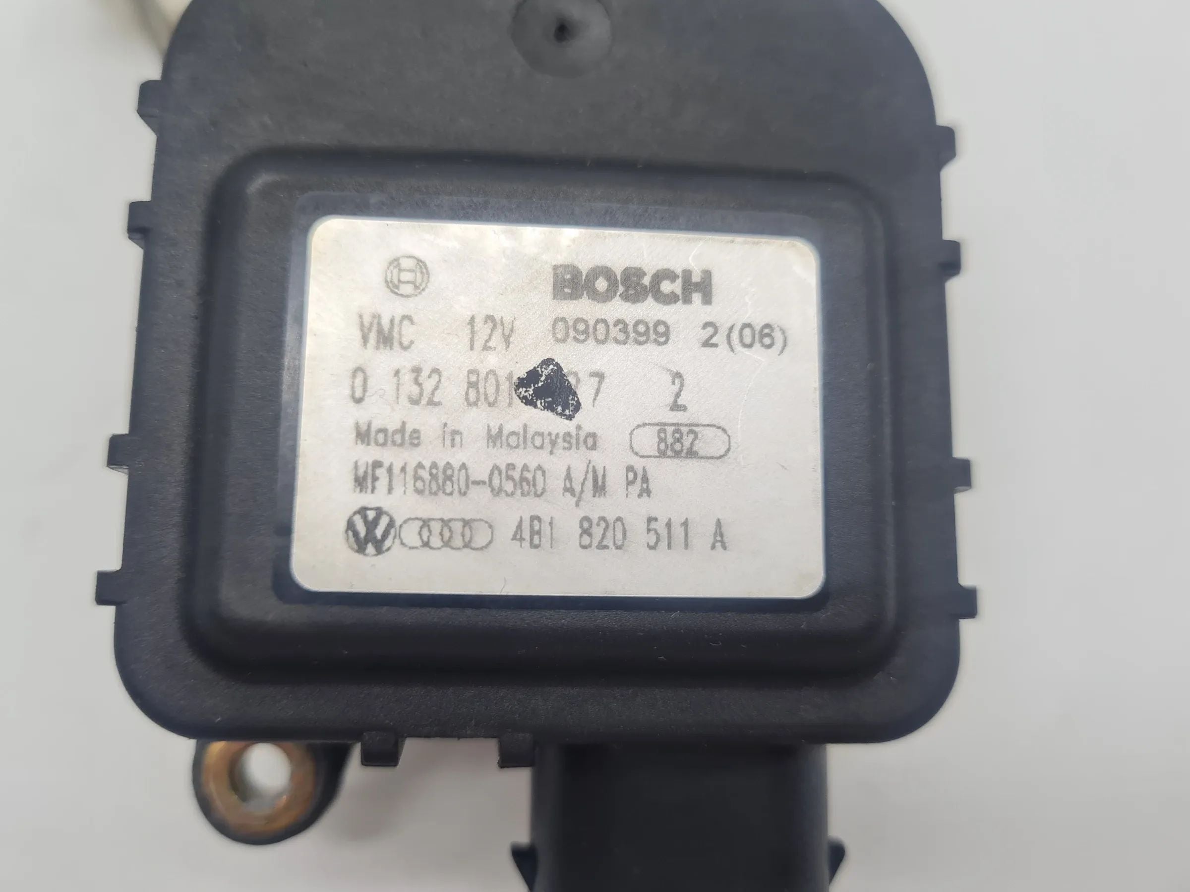 Original Audi A6 (4B2/4B4) Stellmotor Temperaturregelklappe 0132801127