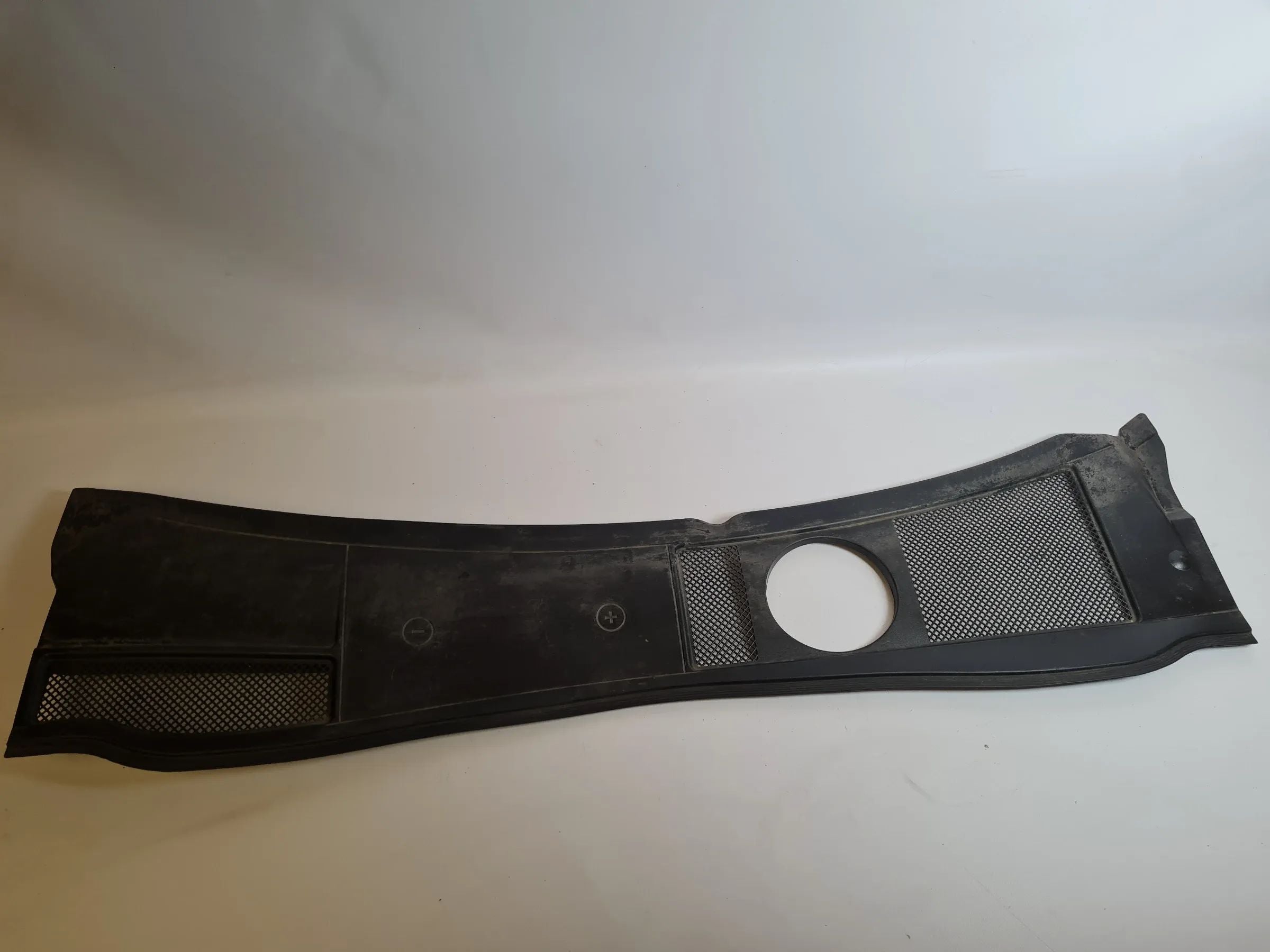 Original Audi A6 (4B2/4B4) Abdeckung Wasserkasten Batterie 4B1819447