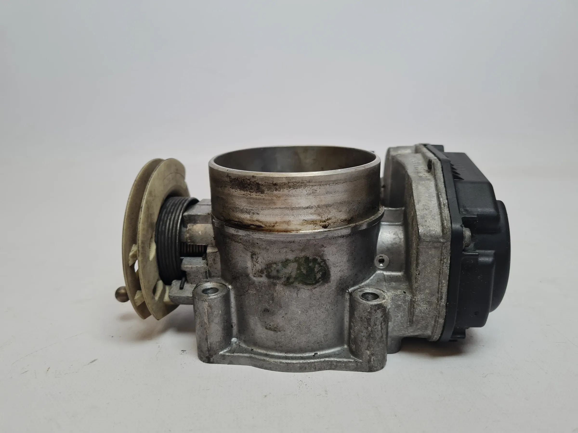 Original Audi A6 (4B2/4B4) 2.4 V6 Drosselklappe Stutzen 078133063AG