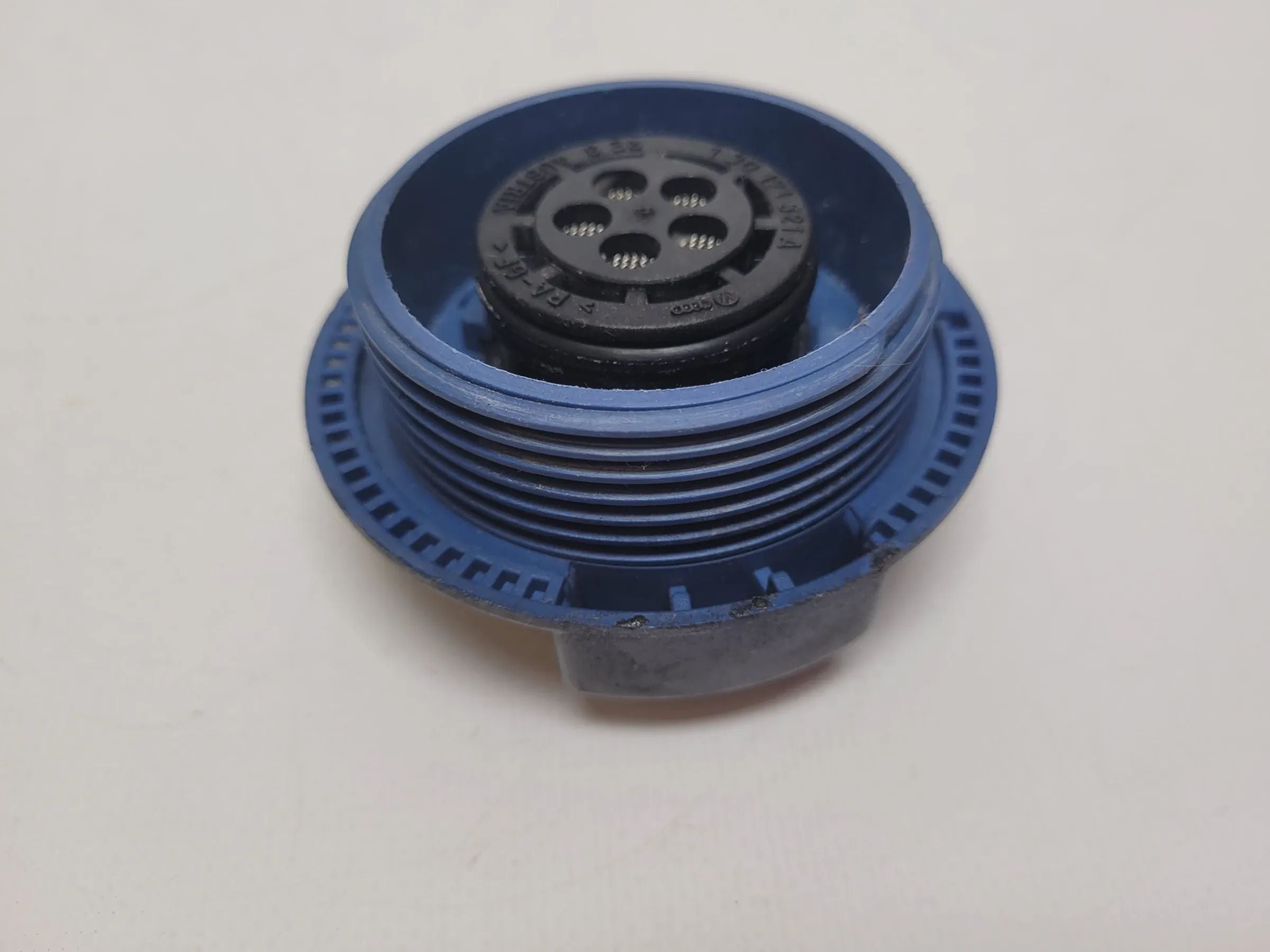 Original Audi A6 (4B2/4B4) Verschlussdeckel Ausgleichbehälter 1J0121321A
