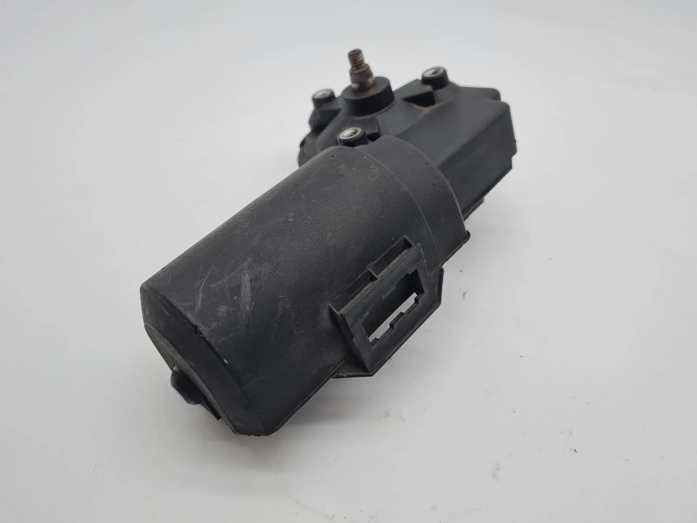 Original Mercedes-Benz E-Klasse (W124) Scheibenwischermotor 0390241425