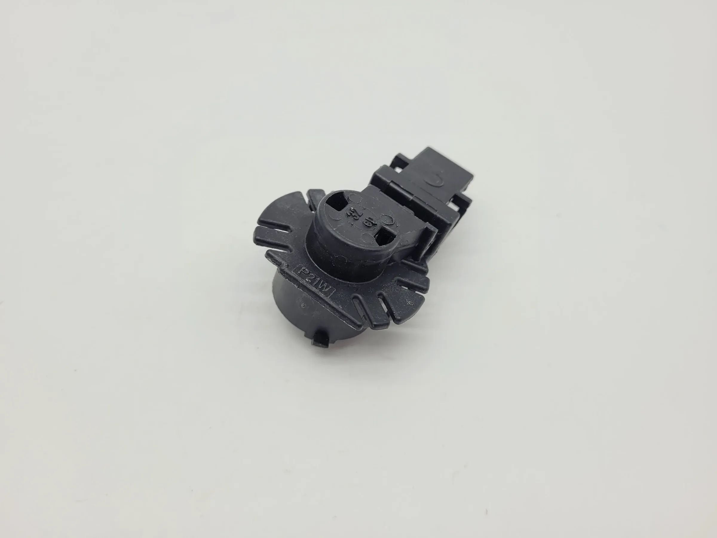 Original Audi A6 (4B2/4B4) Lampenfassung 3. Bremsleuchte (4B0945097)