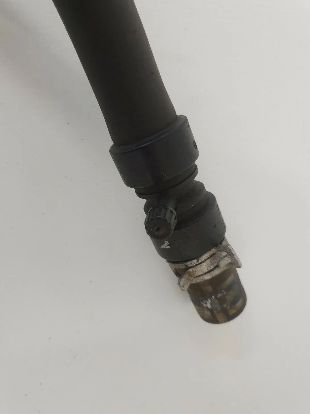 Durite de refroidissement Peugeot 206CC 1.6 80KW sur tuyau d'eau 14586 voir image