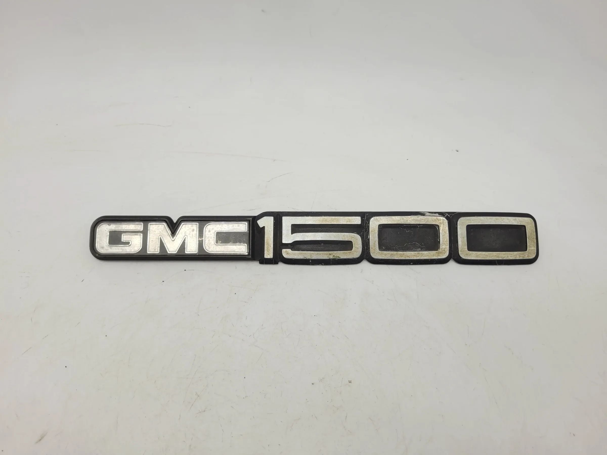 Original GMC Sierra 1500 Emblem Logo