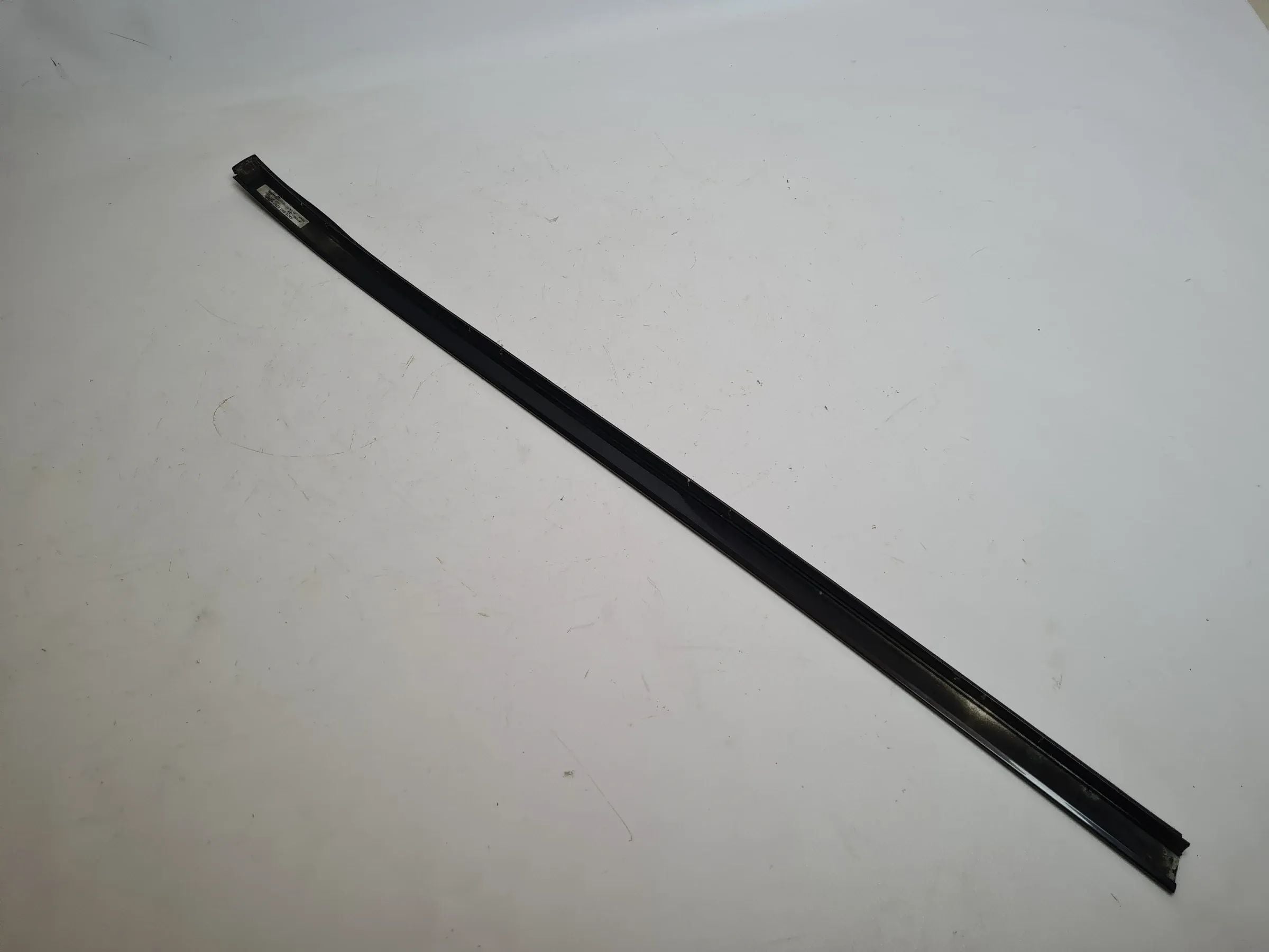 Original Mercedes C-Klasse (CL203) Leiste Wasserabweiser A2036908862