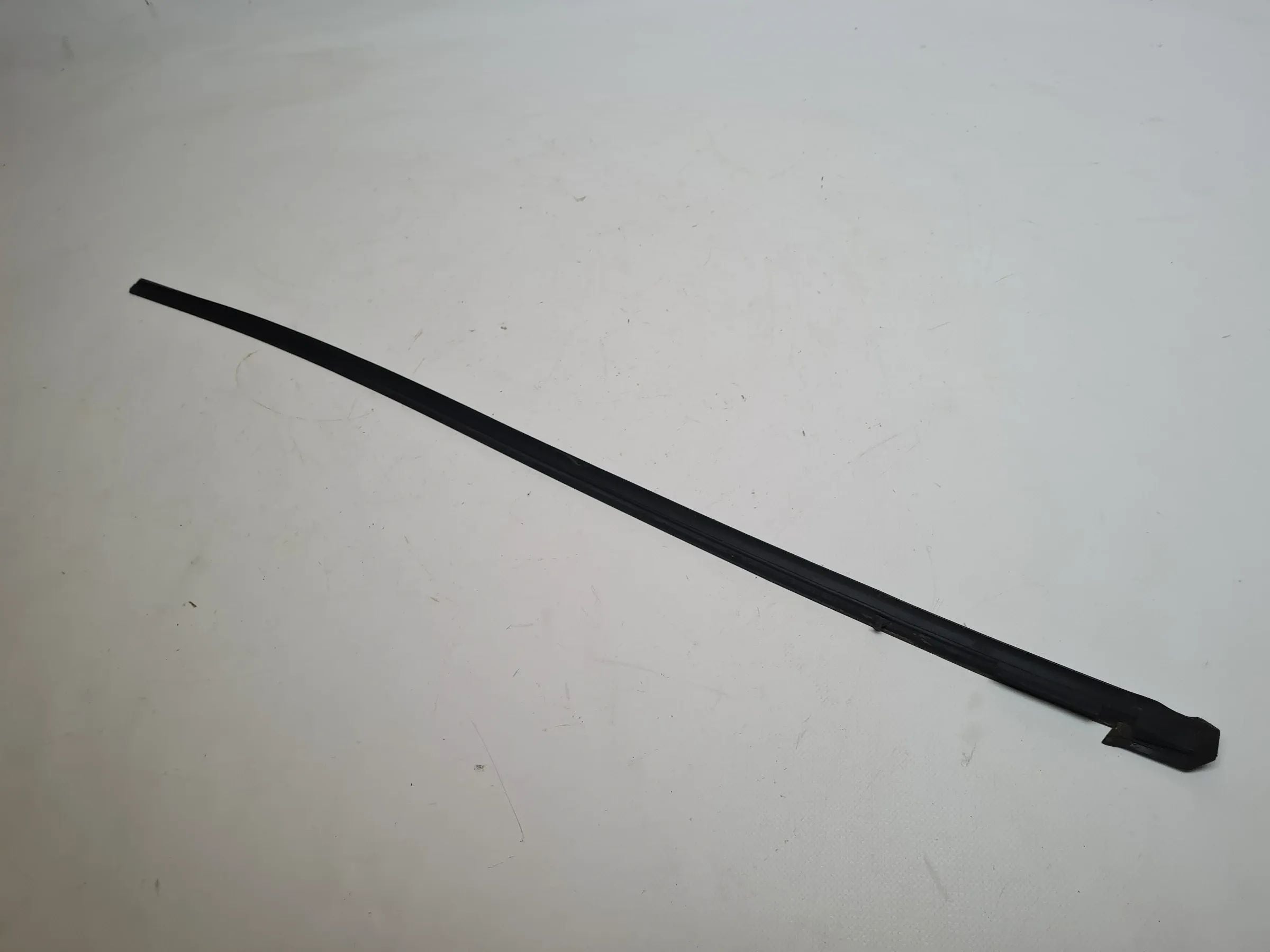Original Mercedes C-Klasse CL203 Leiste Dichtung Links A2036982998