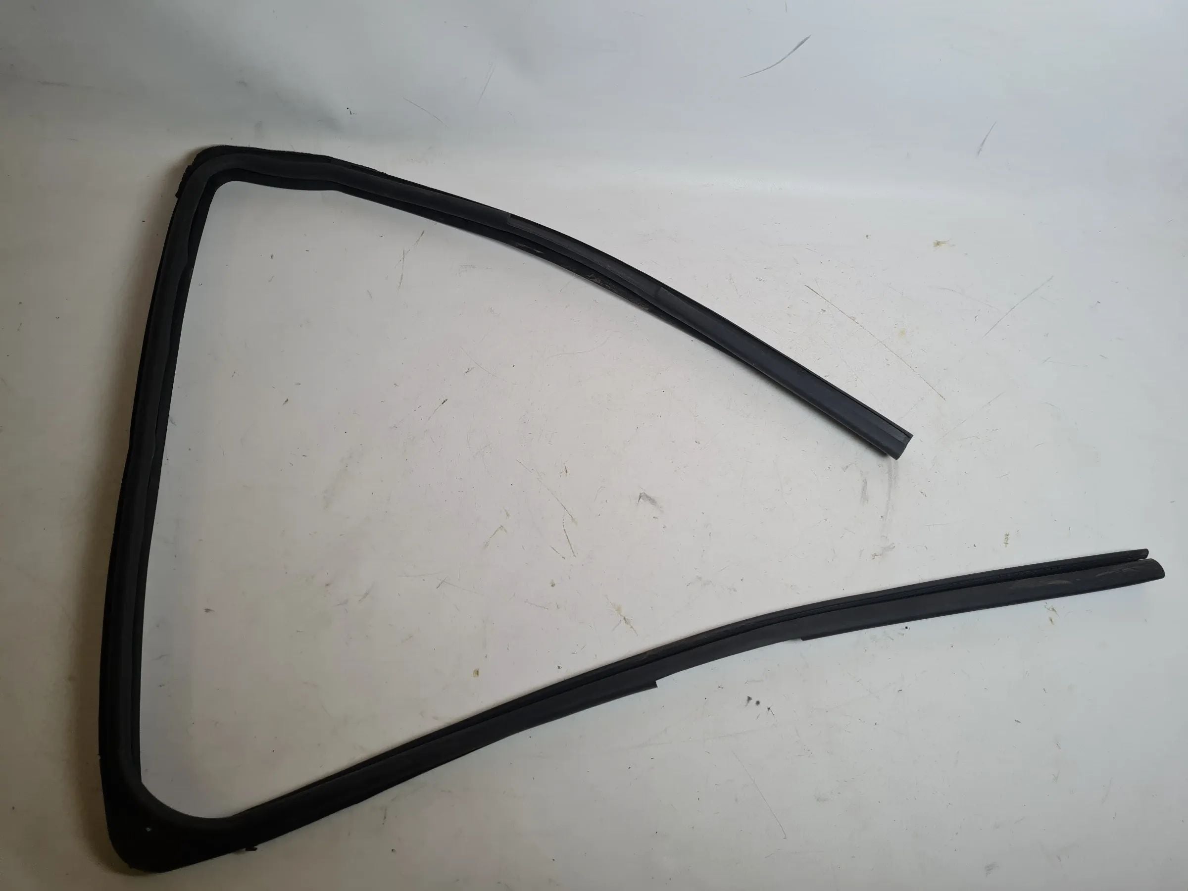 Original Renault Zoe BFM Dichtung Fenster Tür Rechts 823304181R