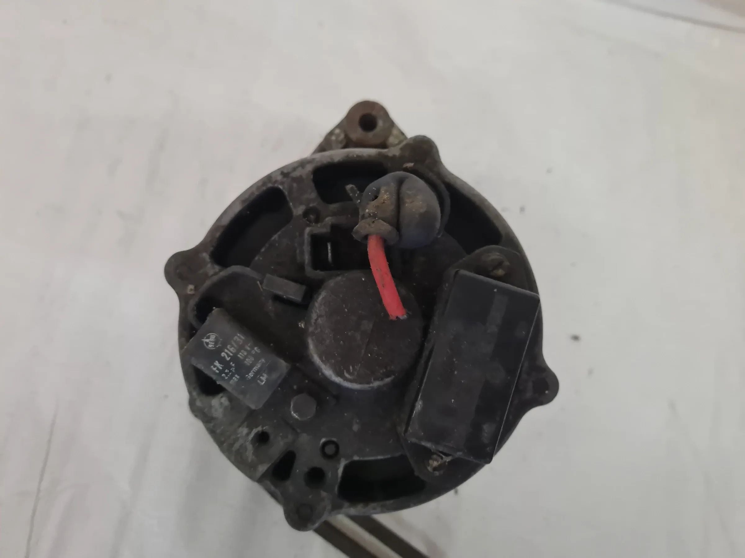 Original Bosch Lichtmaschine Generator Oldtimer 0120489605 / 0192052004